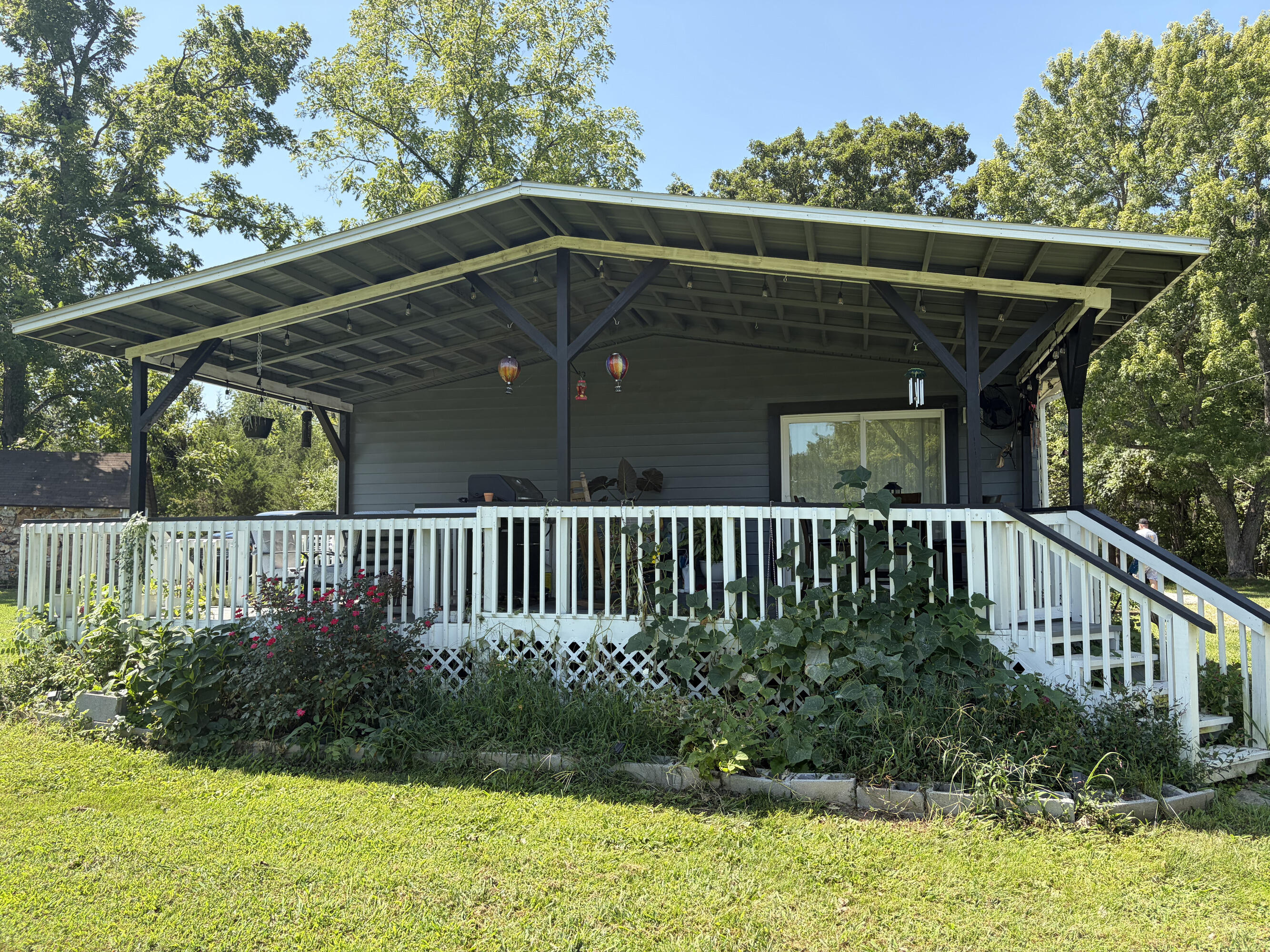 2496 Mills Road Property Photo 5