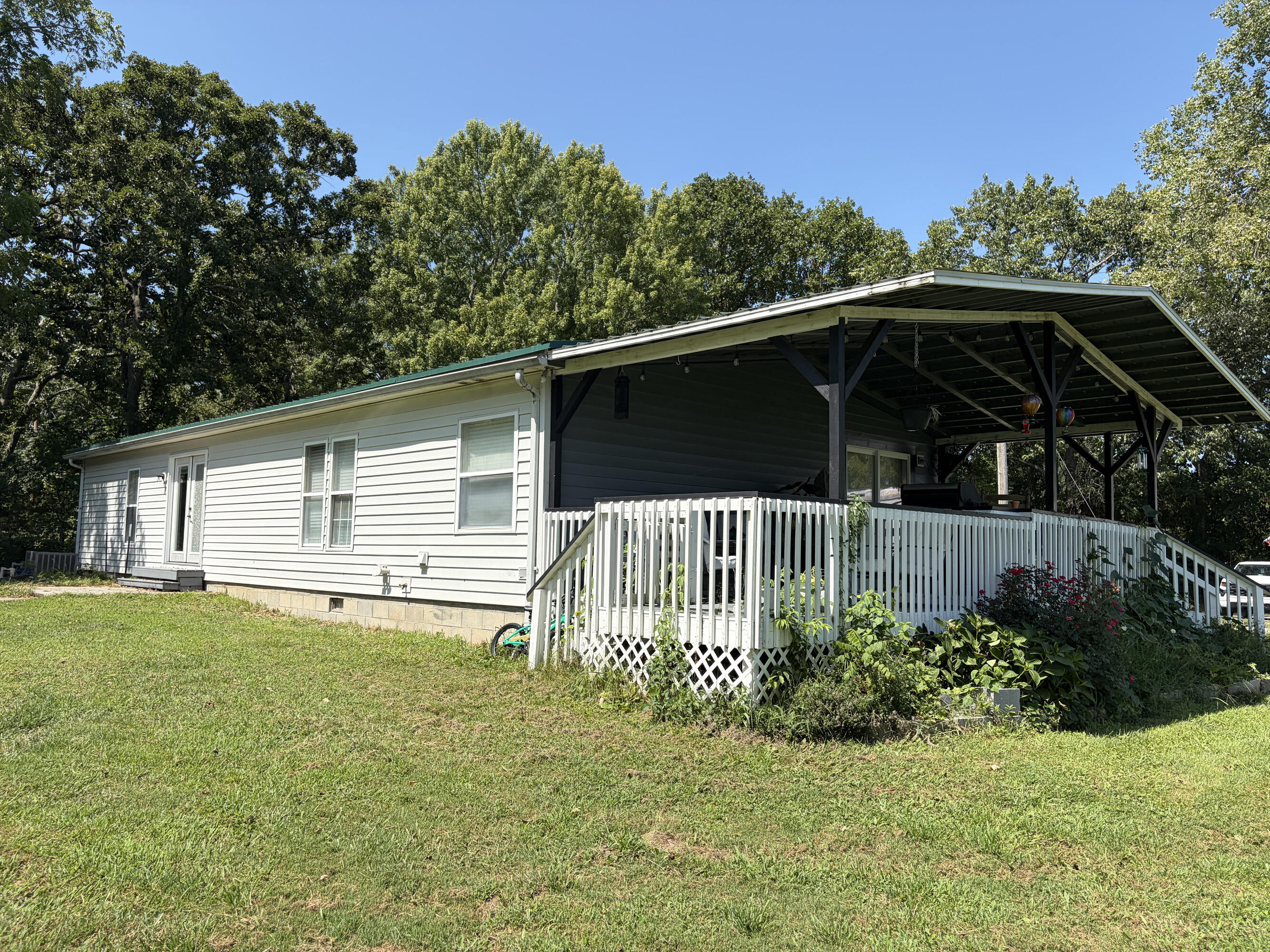 2496 Mills Road Property Photo 7