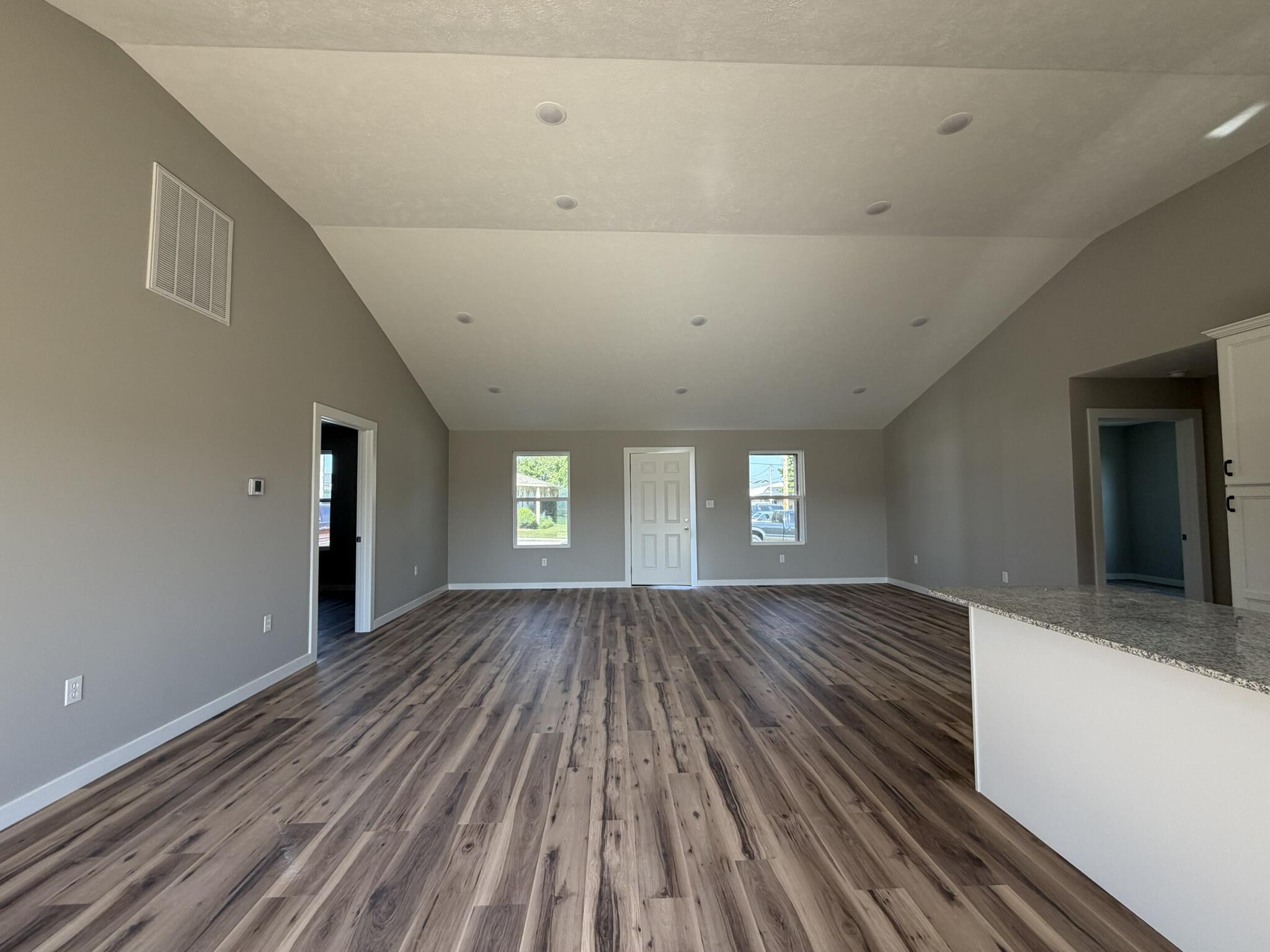 824 Birch Street Property Photo 4