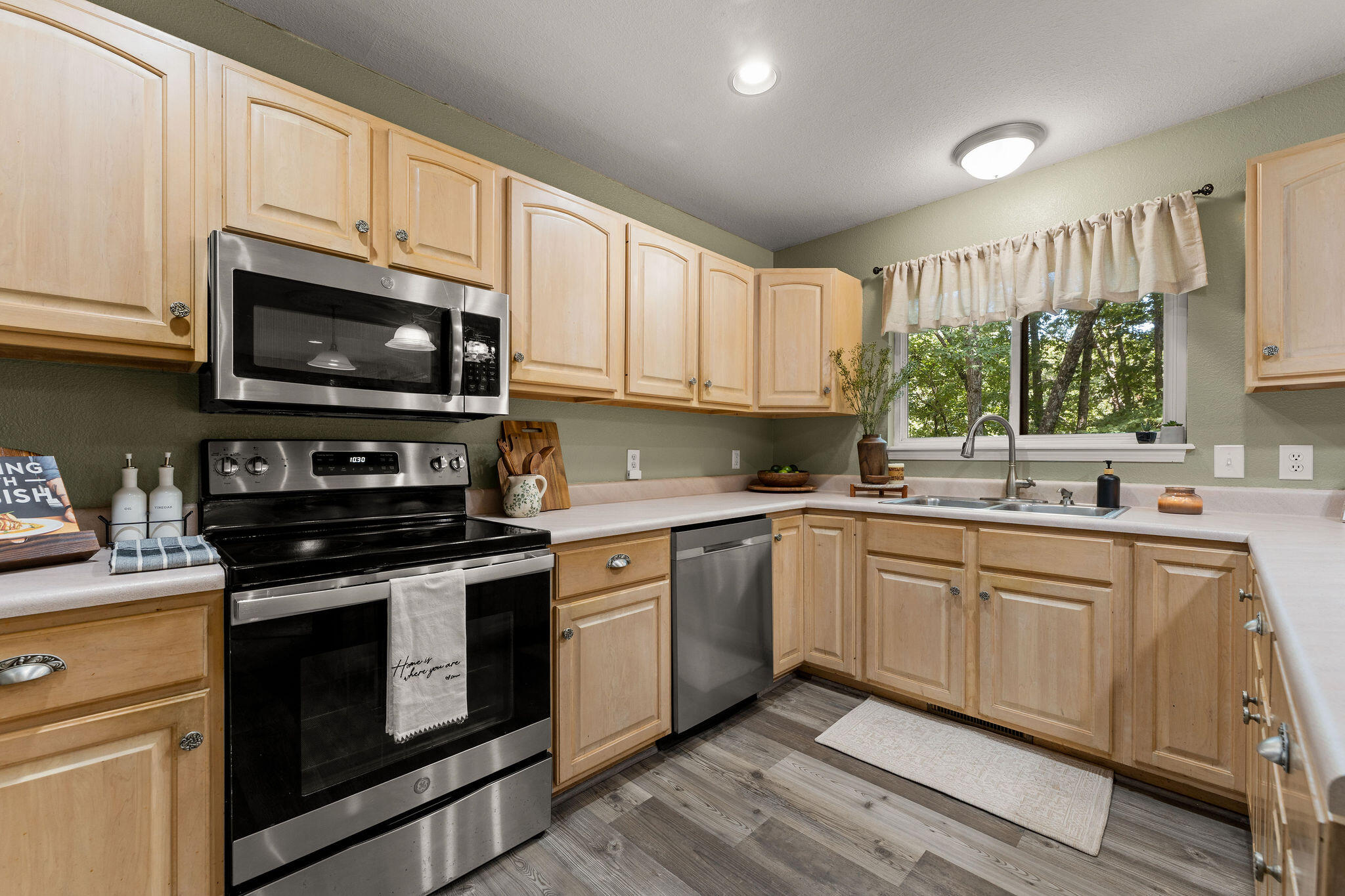 71 Queensberry Drive Property Photo 16
