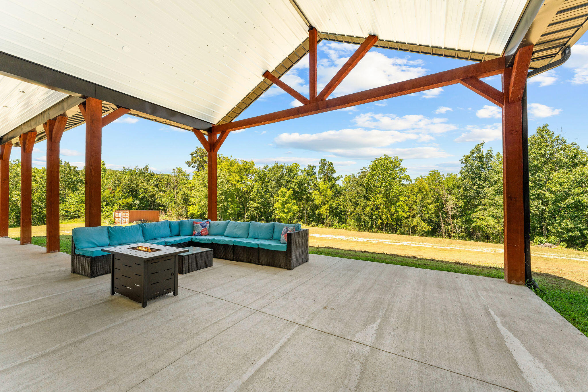 11597 Huckleberry Drive Property Photo 8