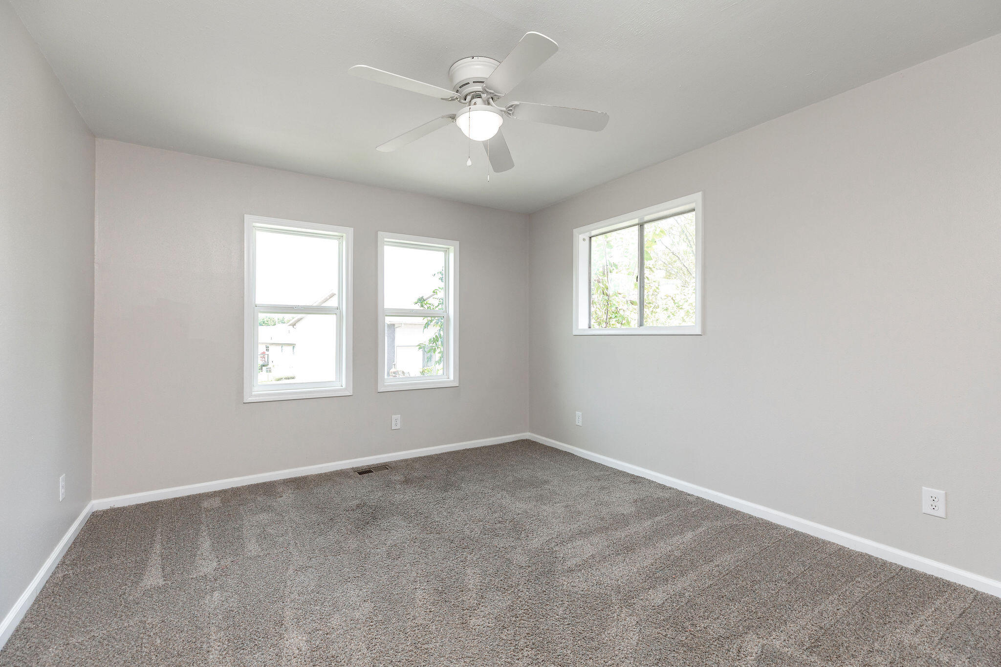 9 Sunset Street Property Photo 35