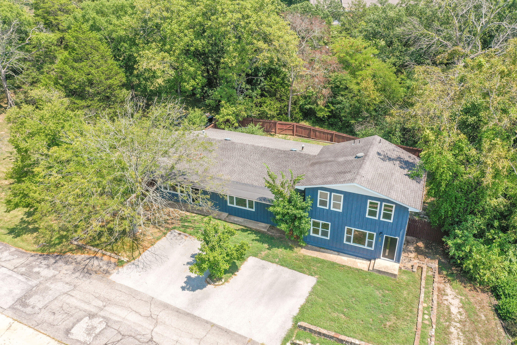 9 Sunset Street Property Photo 41
