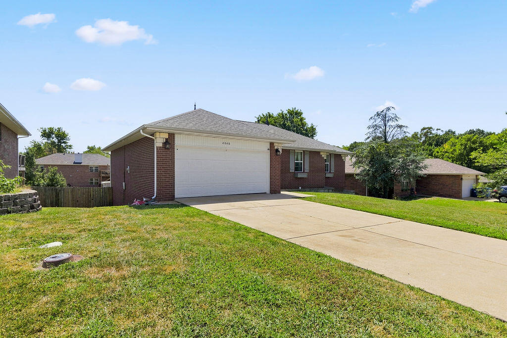 4048 West Falcon Drive Property Photo 2