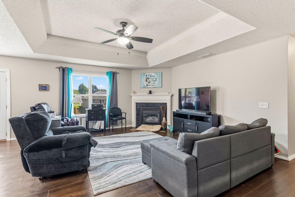 4048 West Falcon Drive Property Photo 5