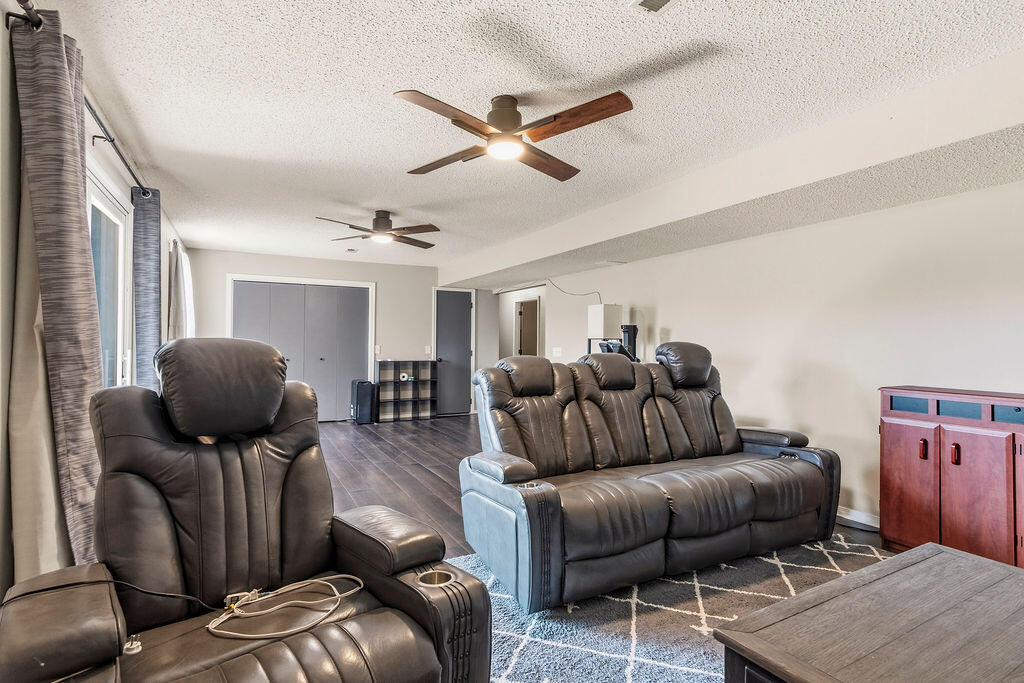 4048 West Falcon Drive Property Photo 20