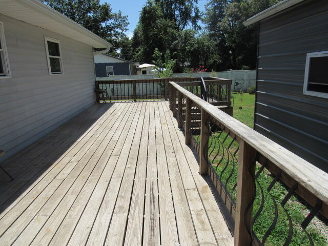 501 South West Street Property Photo 4