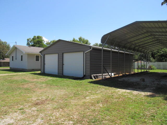 501 South West Street Property Photo 6