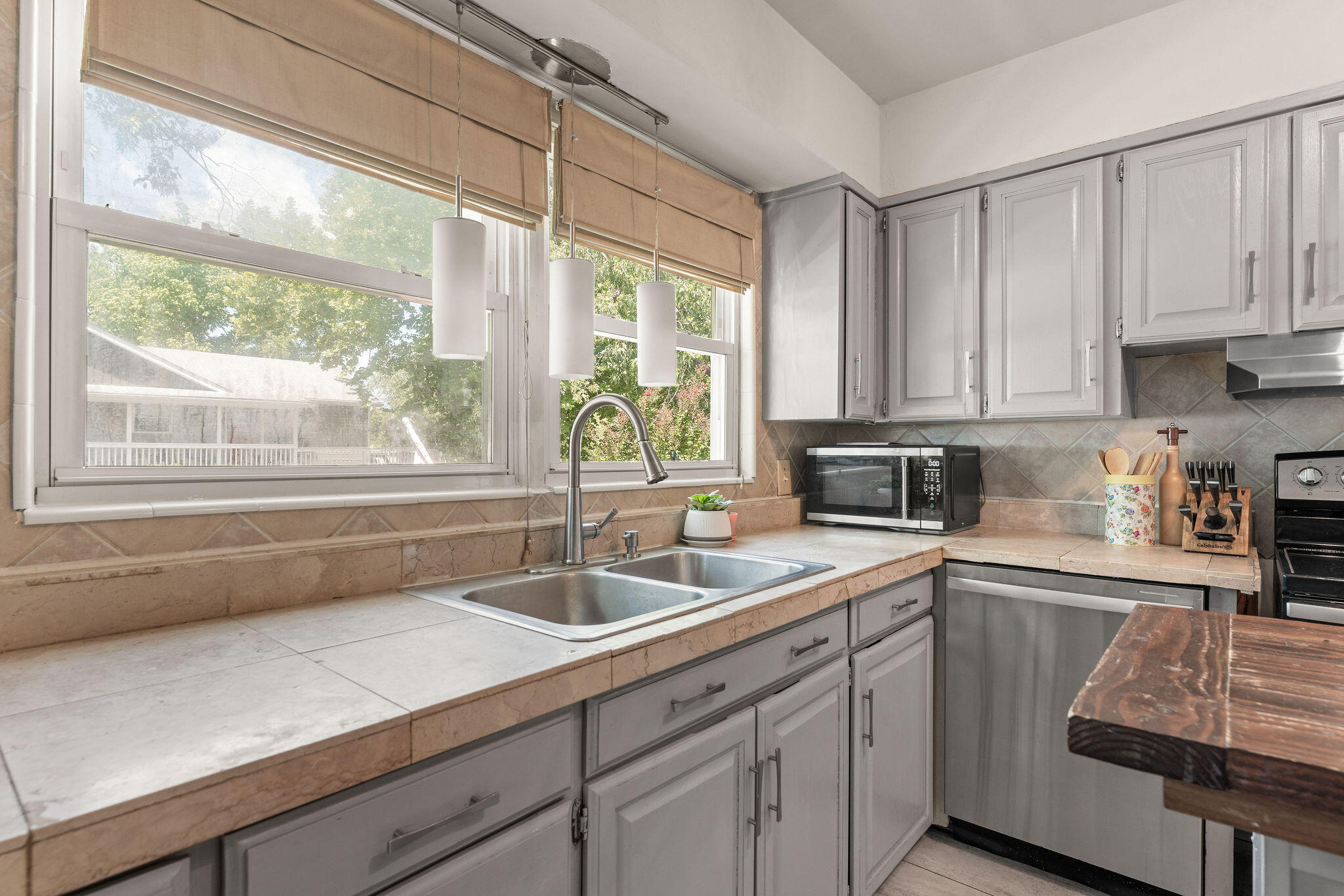 700 Brown Street Property Photo 18