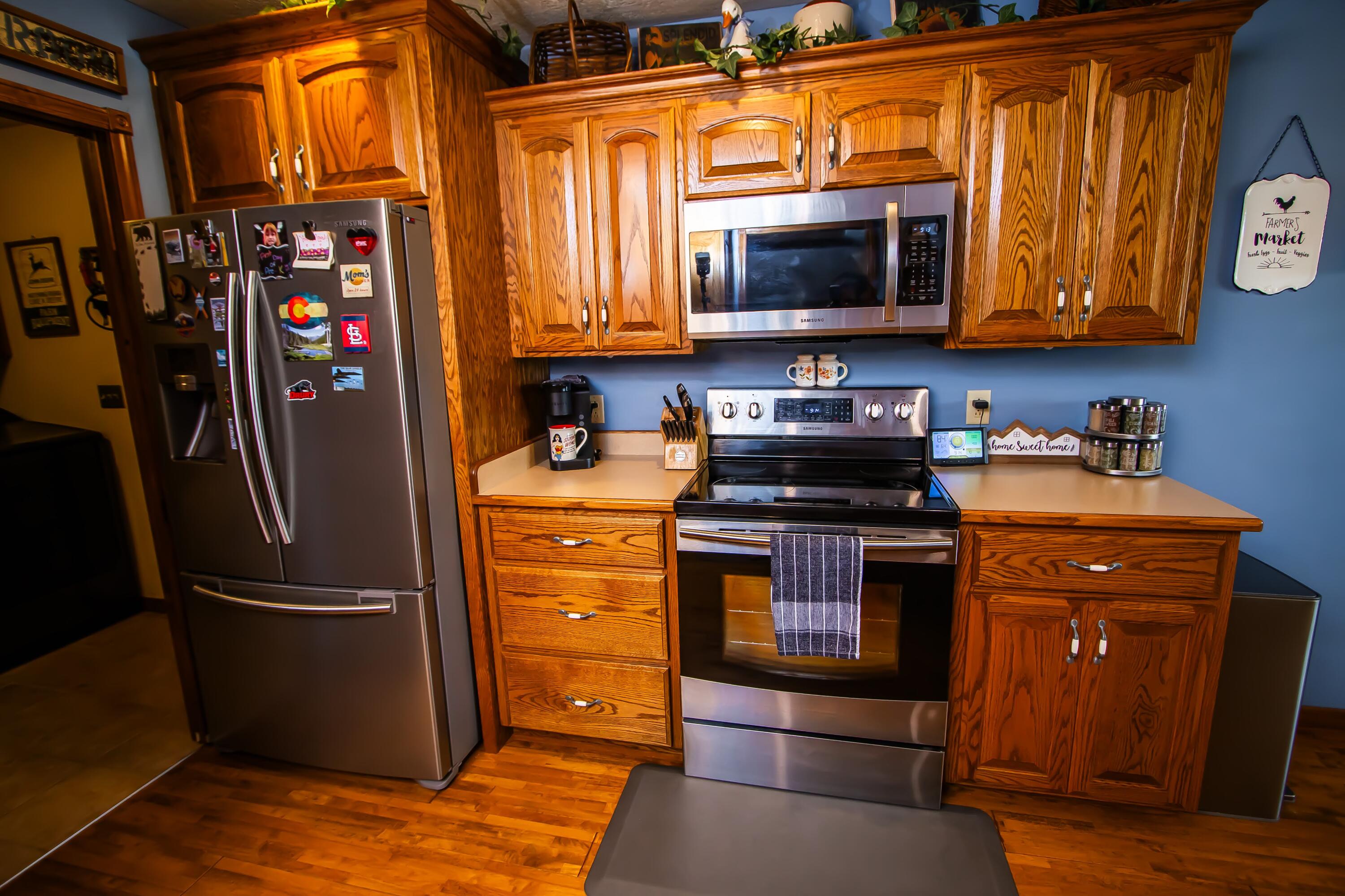 400 East Whippoorwill Drive Property Photo 13