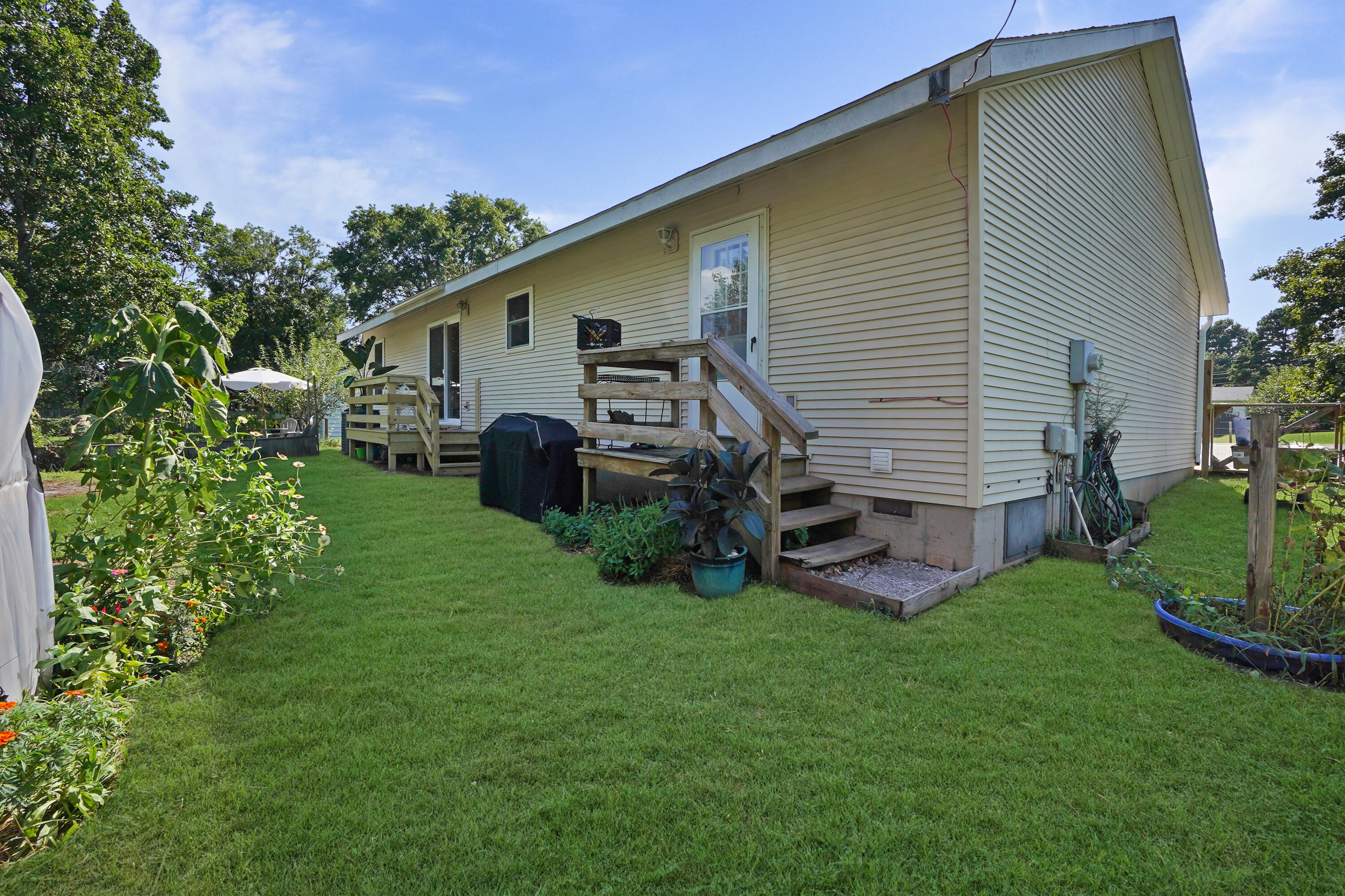 1934 Anne Drive Property Photo 5