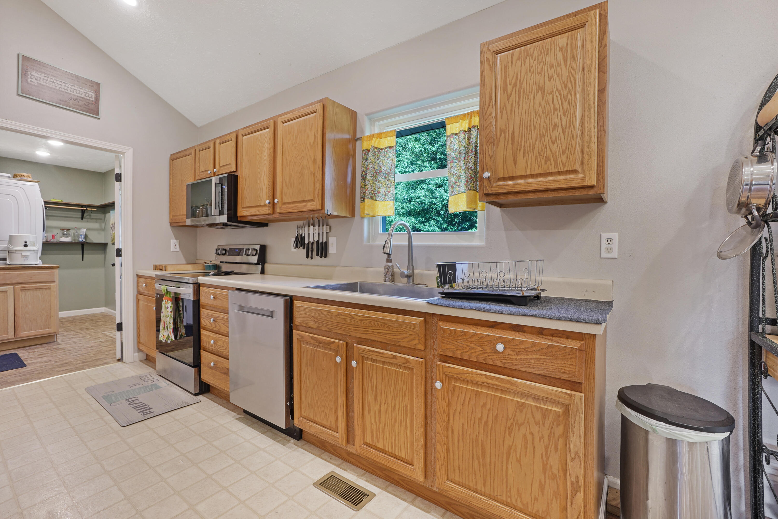 1934 Anne Drive Property Photo 15