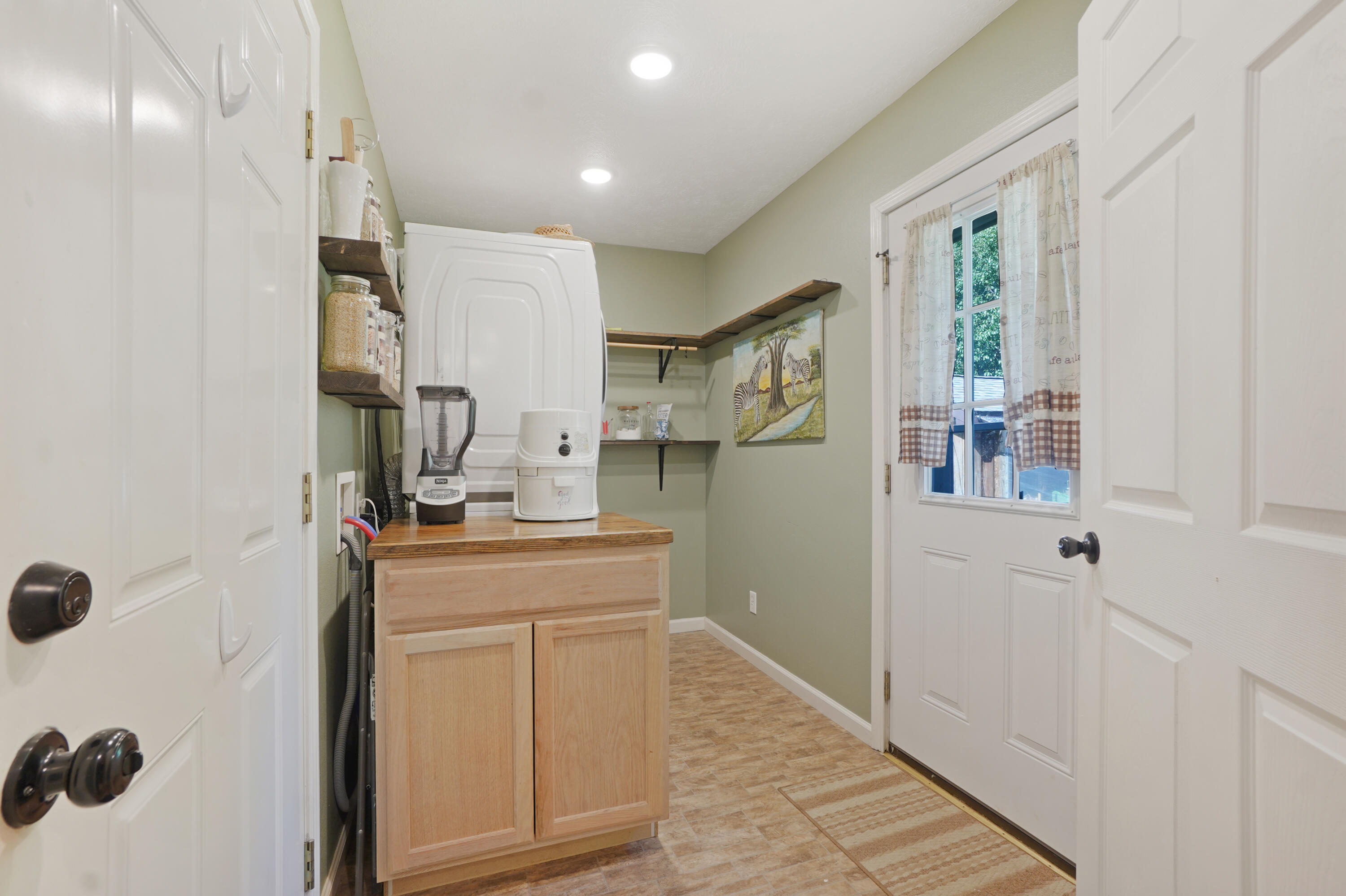 1934 Anne Drive Property Photo 24