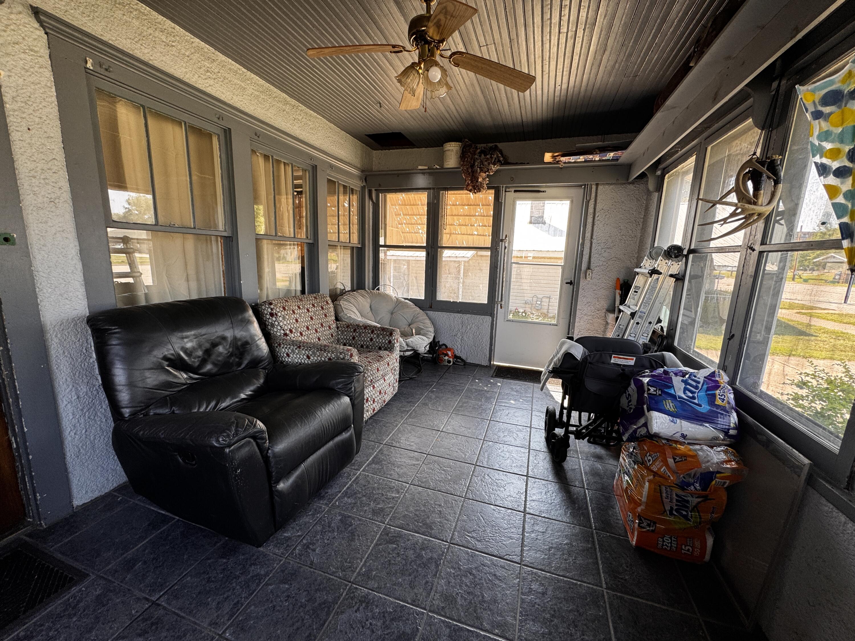827 Main Street Property Photo 8