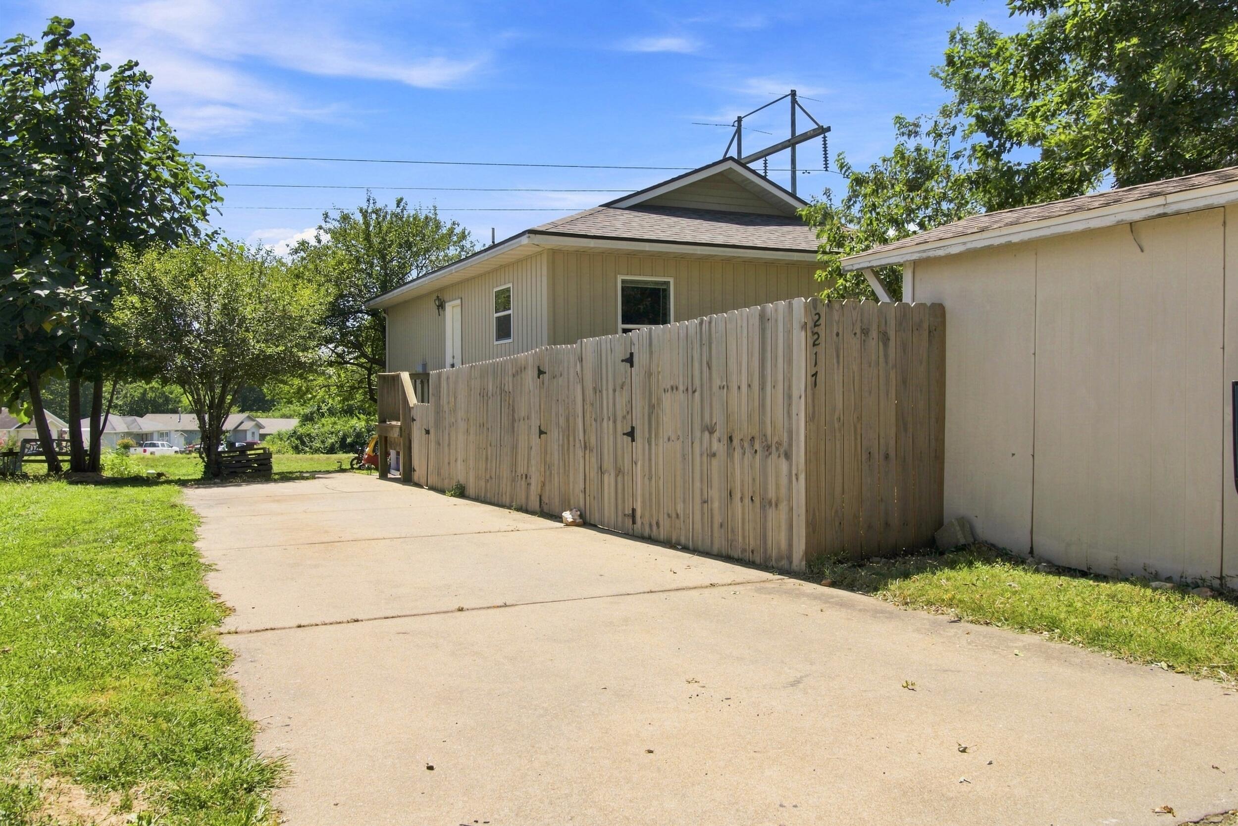 2217 West Hope Road Property Photo 2