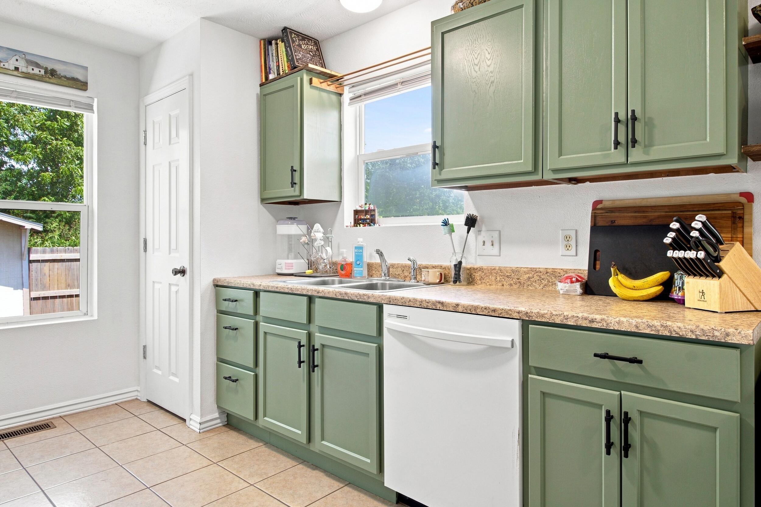 2217 West Hope Road Property Photo 6