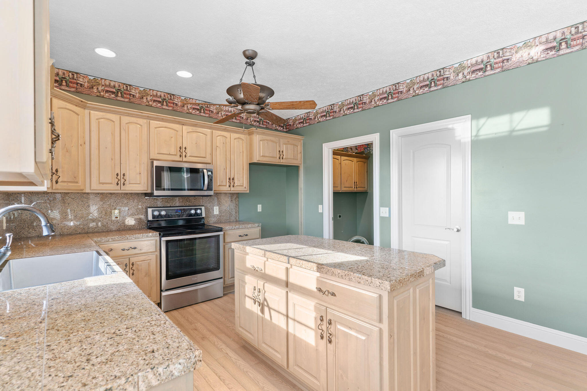 5072 East Hedgerow Drive Property Photo 15