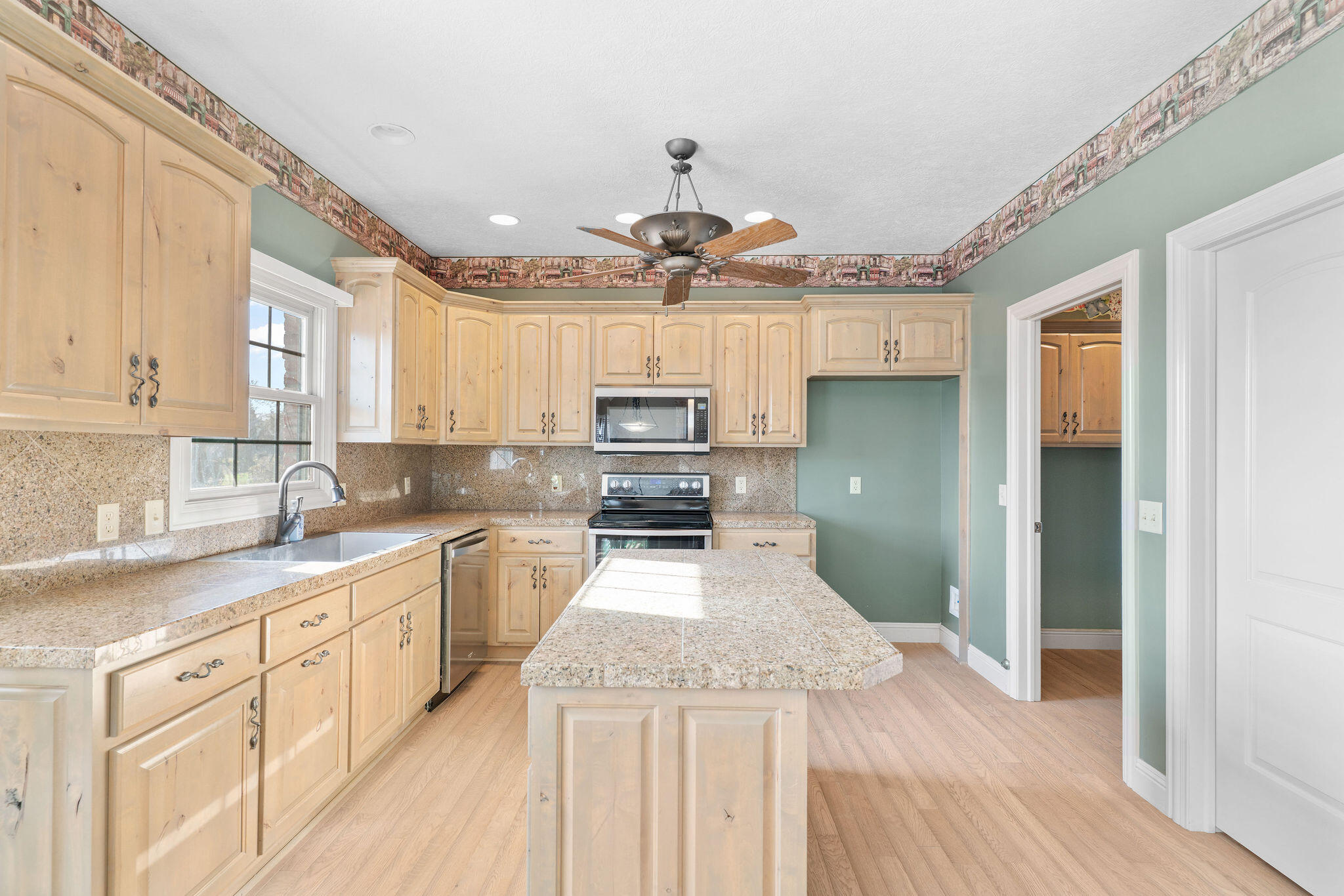 5072 East Hedgerow Drive Property Photo 16