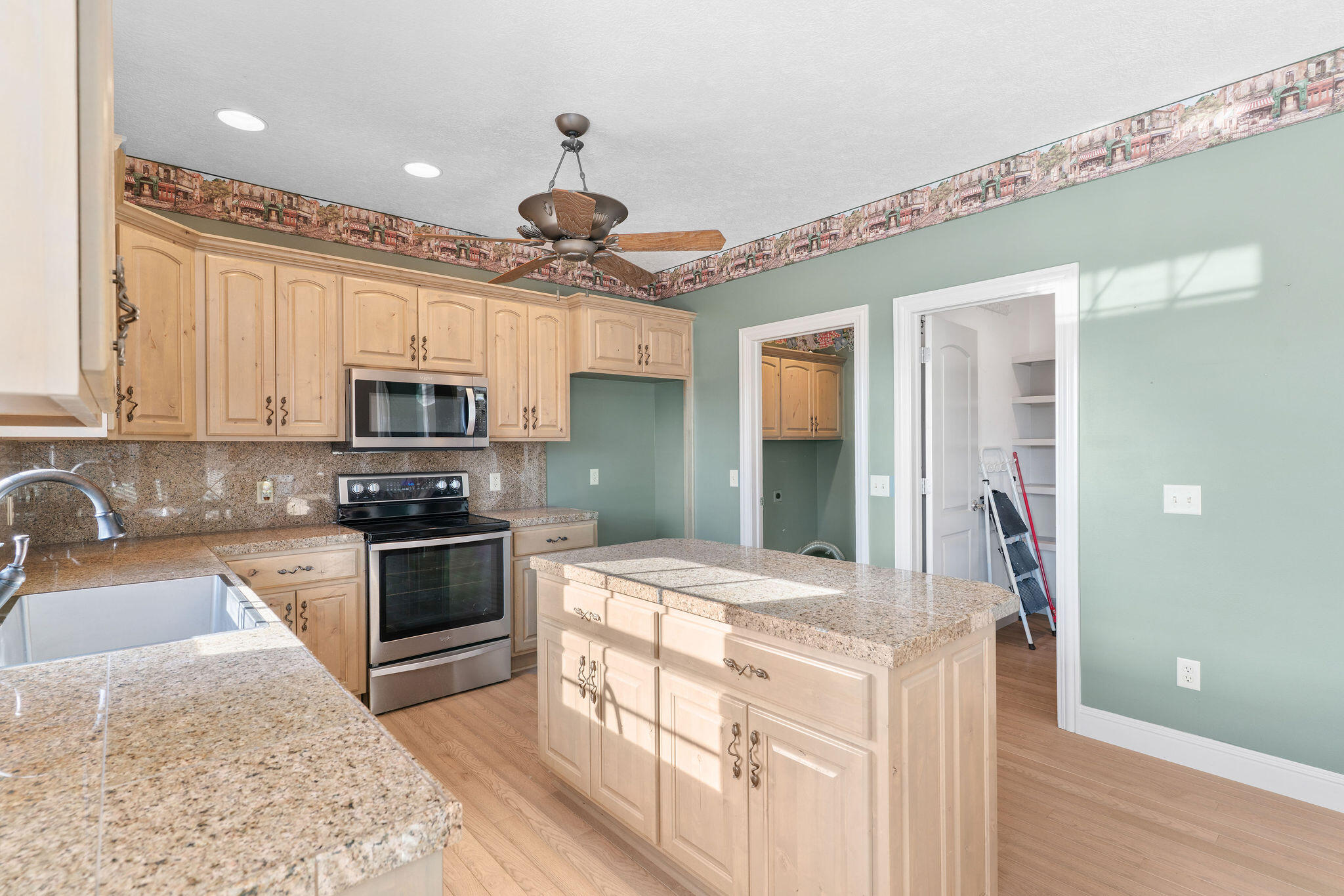 5072 East Hedgerow Drive Property Photo 17