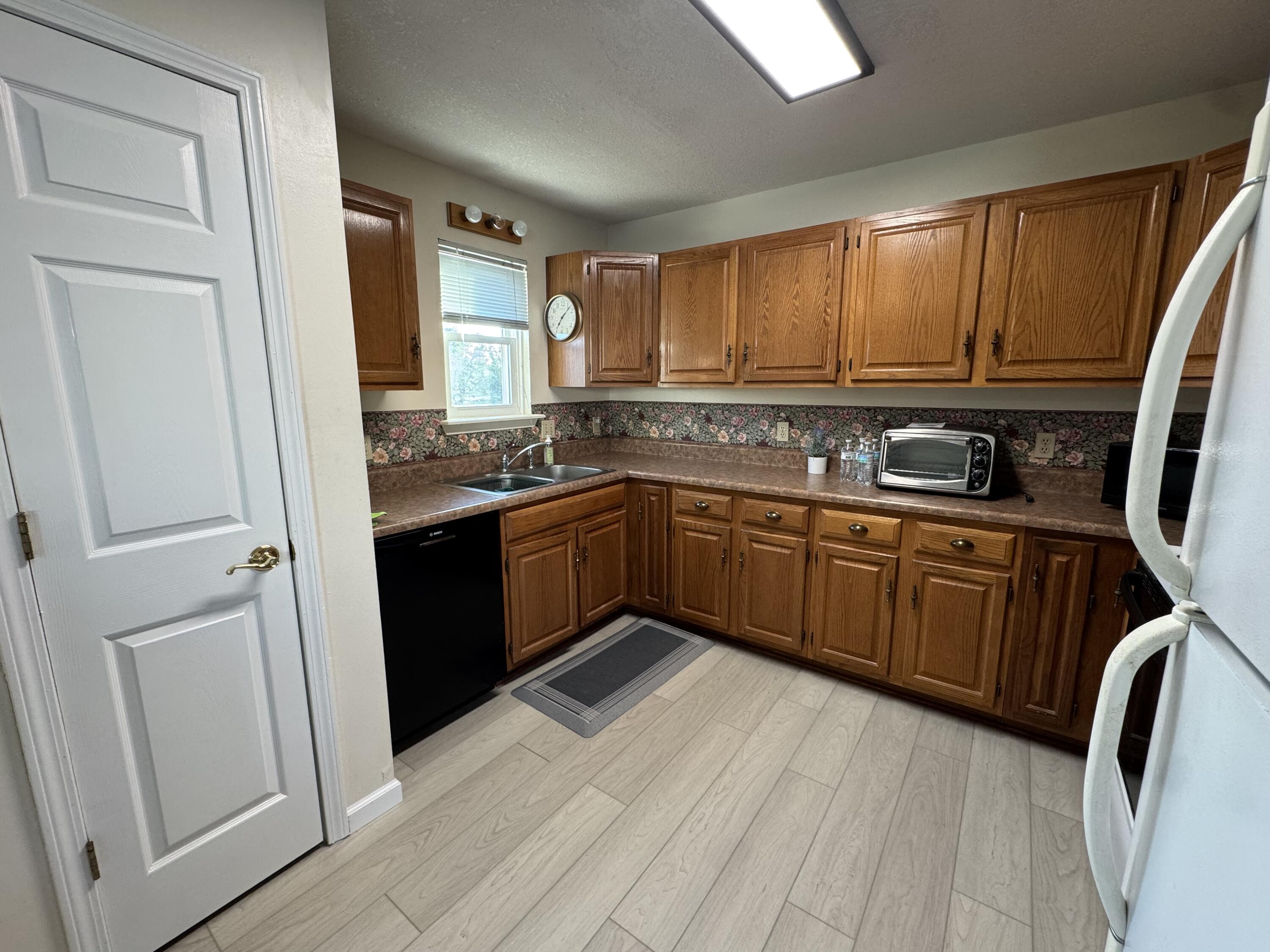 5220 Longview Circle Property Photo 5