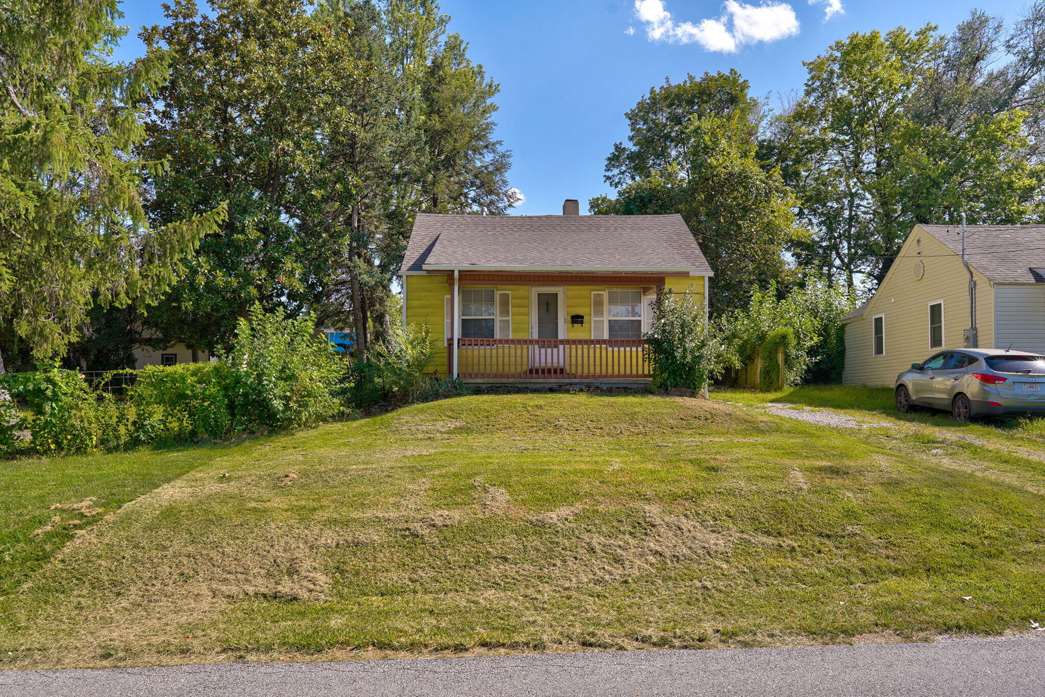 908 West Della Street Property Photo 1