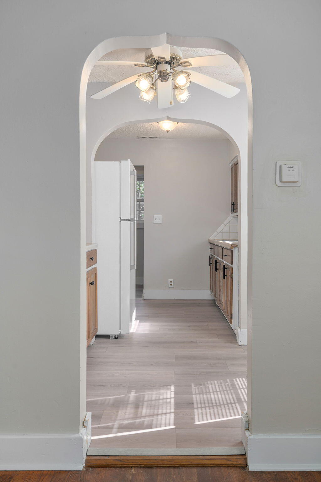 908 West Della Street Property Photo 8