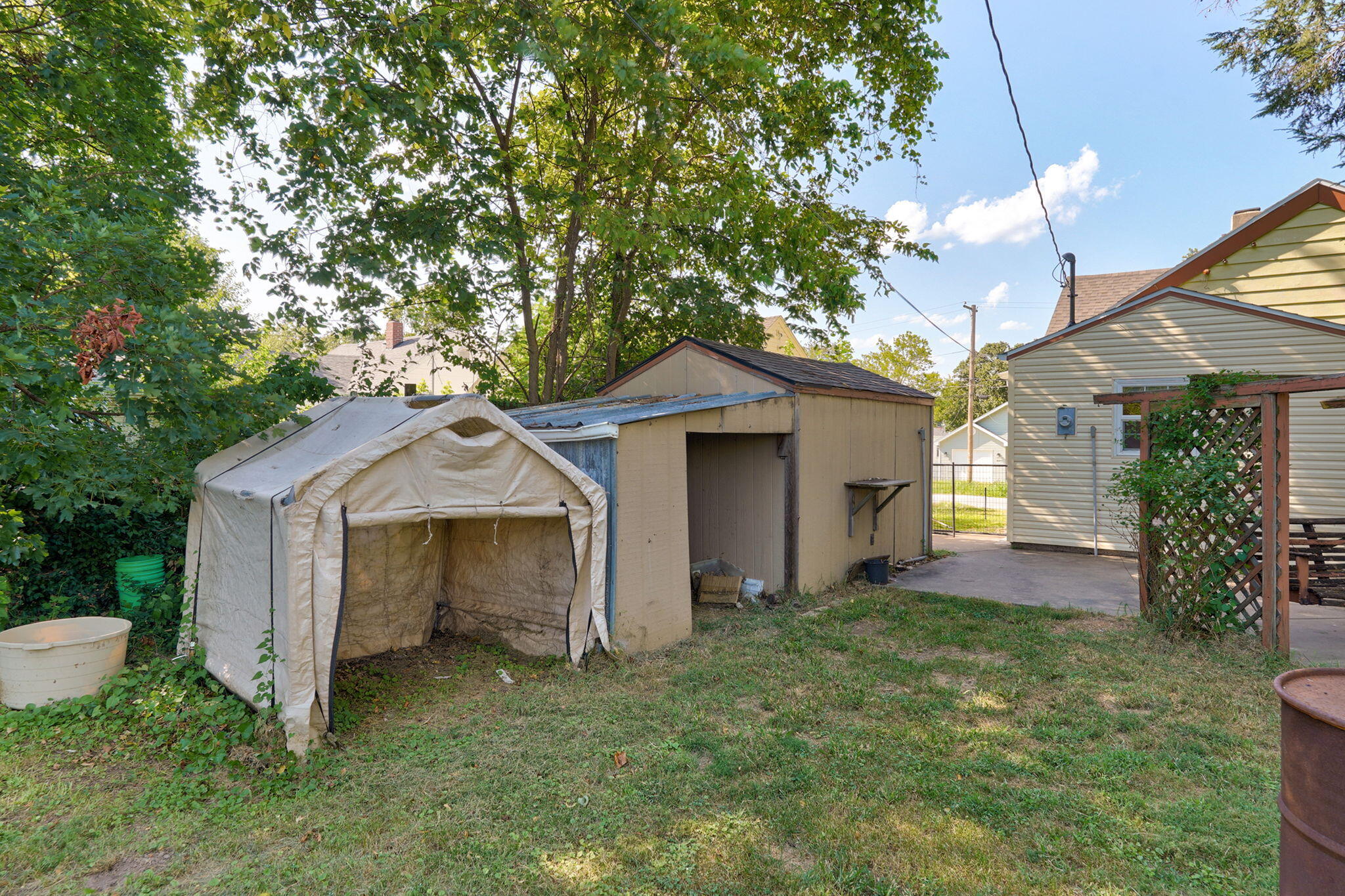 908 West Della Street Property Photo 20