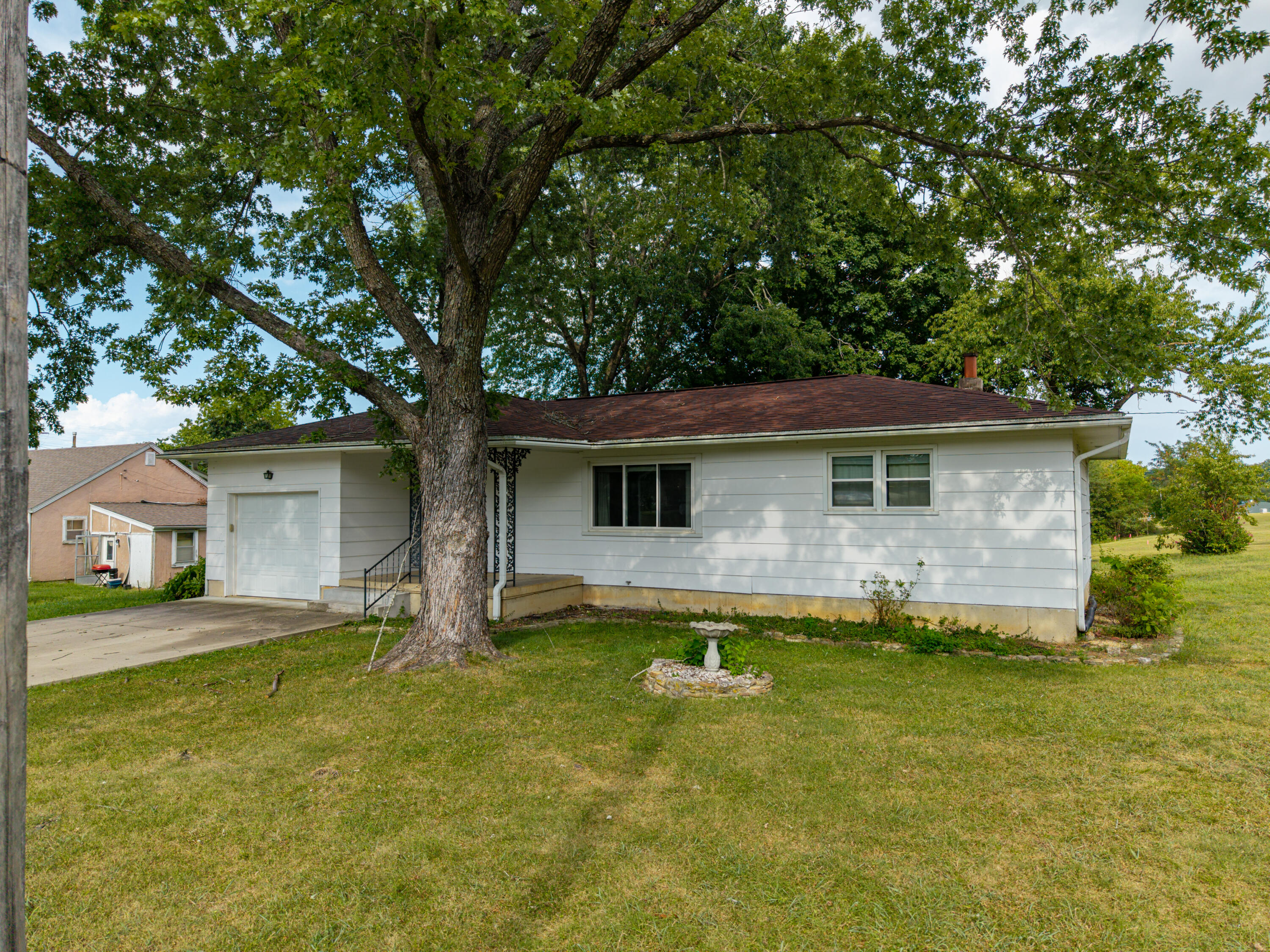 330 South Archer Avenue Property Photo 3