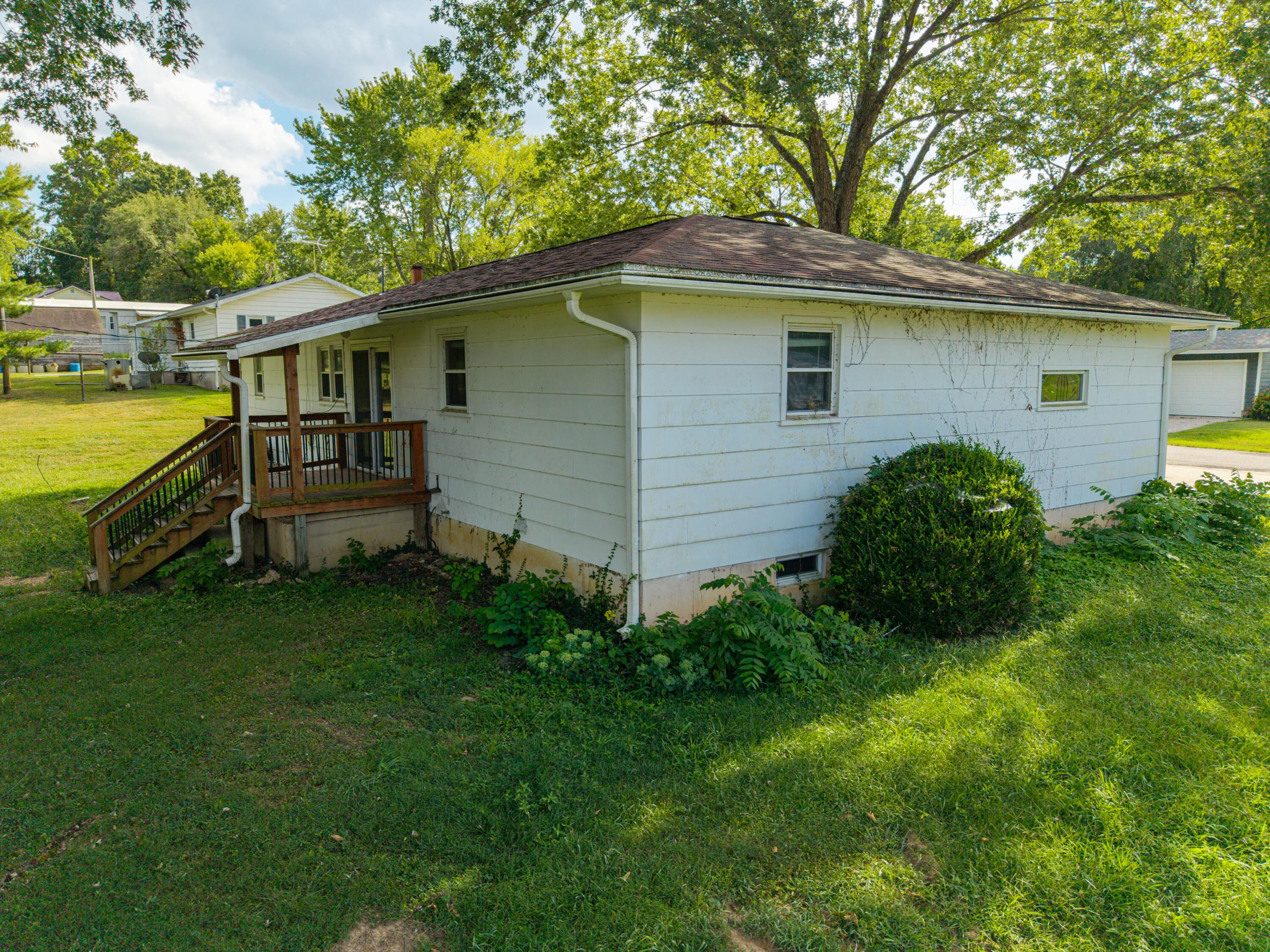 330 South Archer Avenue Property Photo 6