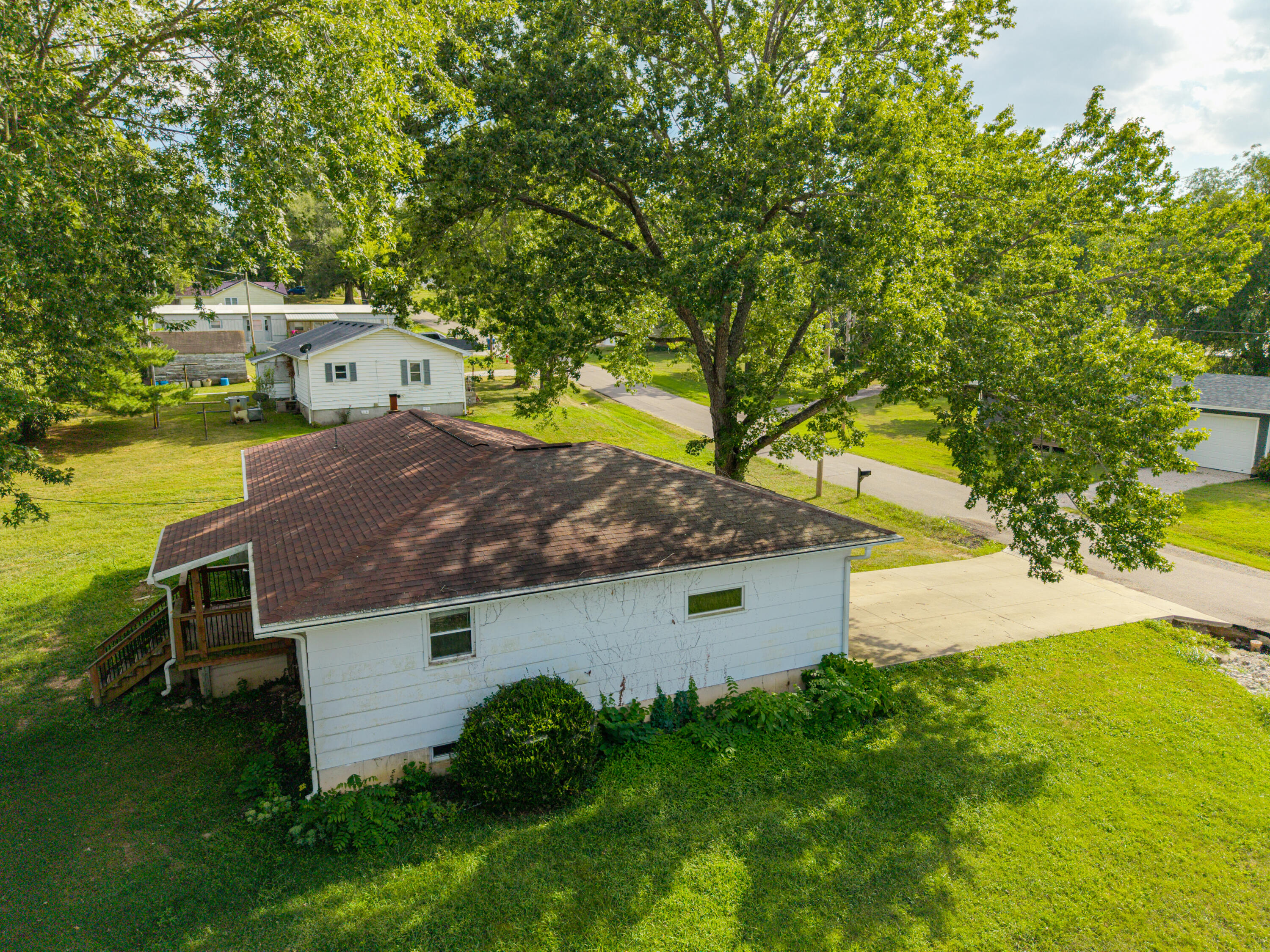 330 South Archer Avenue Property Photo 8