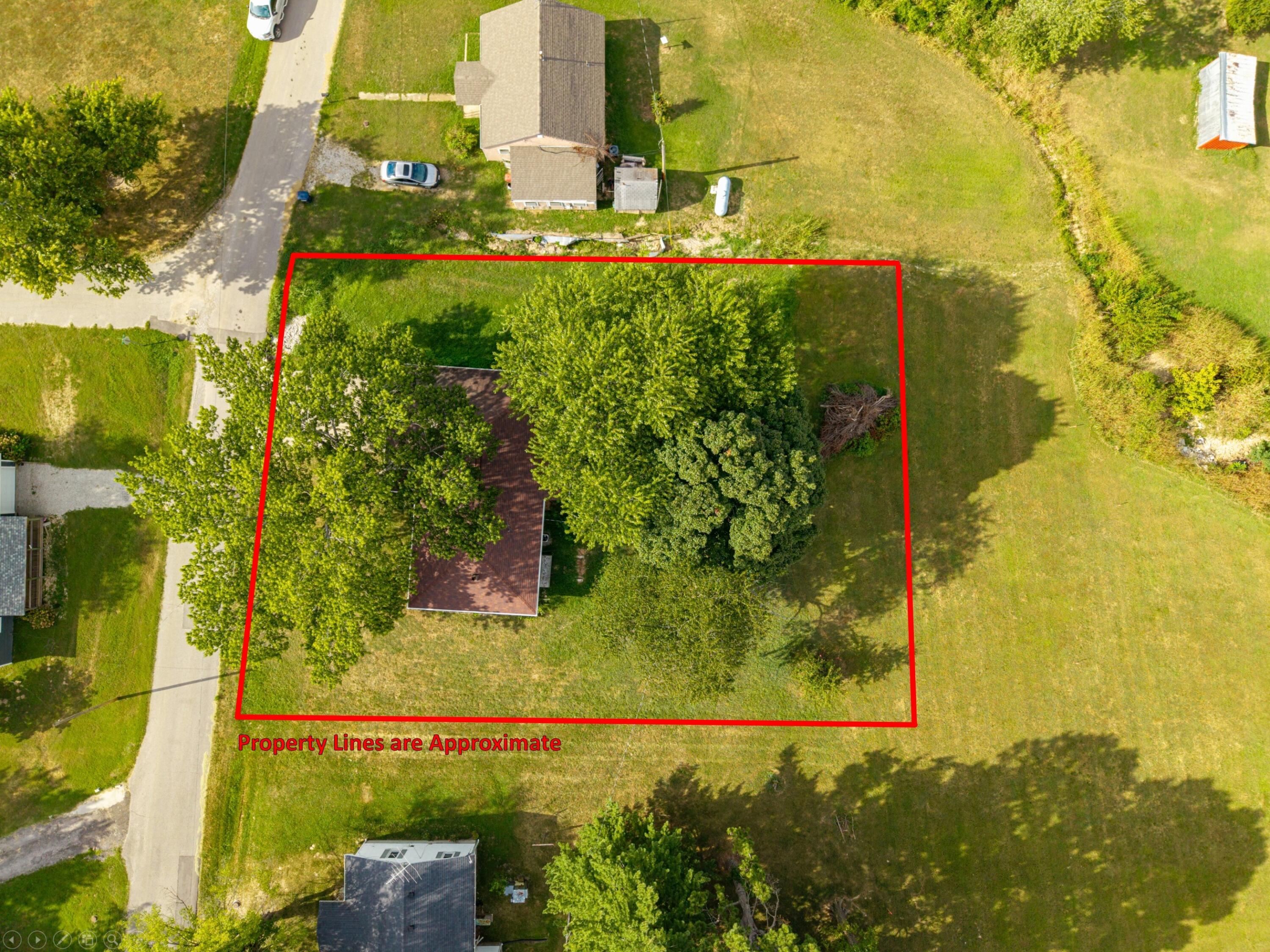 330 South Archer Avenue Property Photo 11