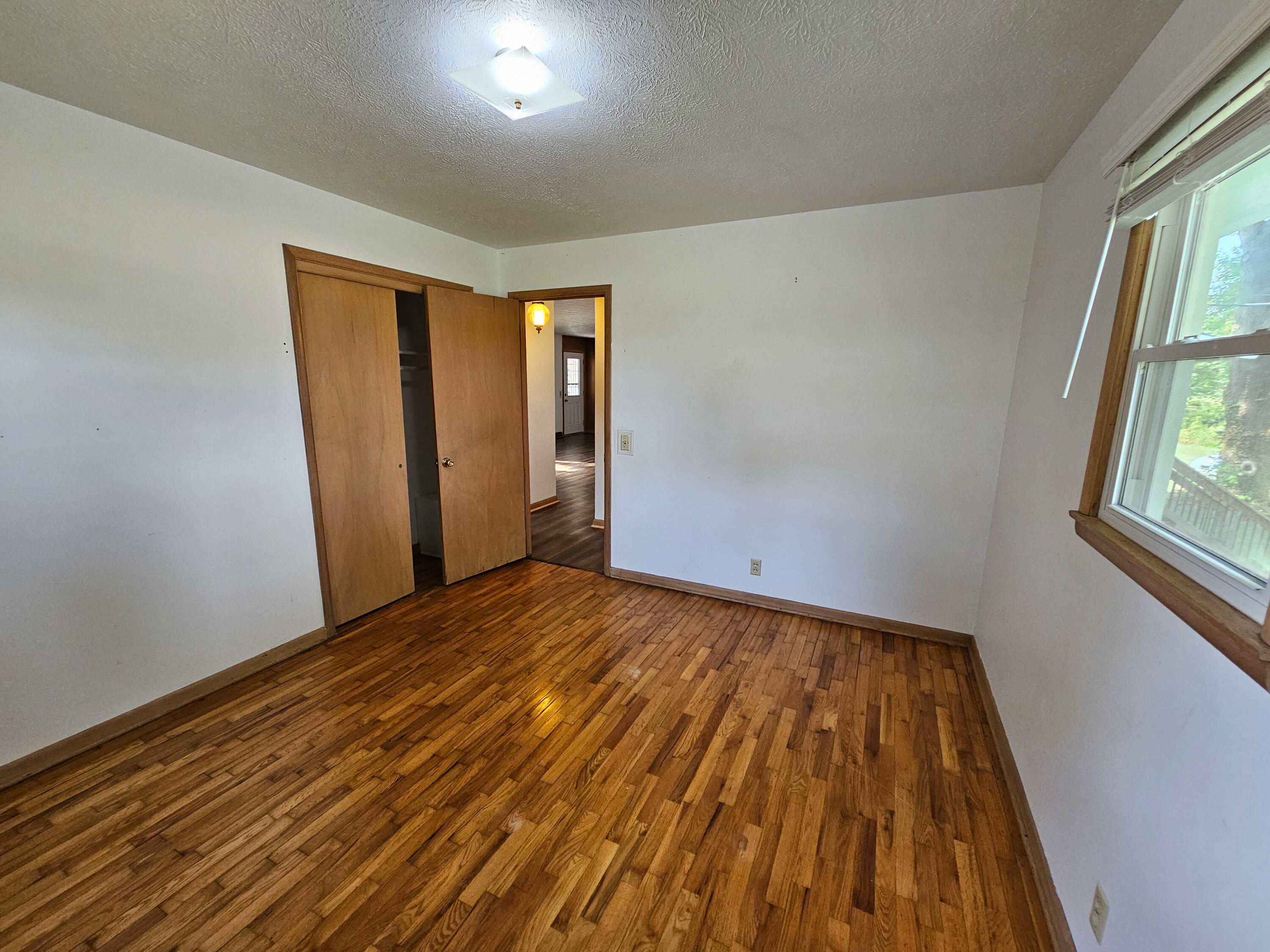 330 South Archer Avenue Property Photo 27