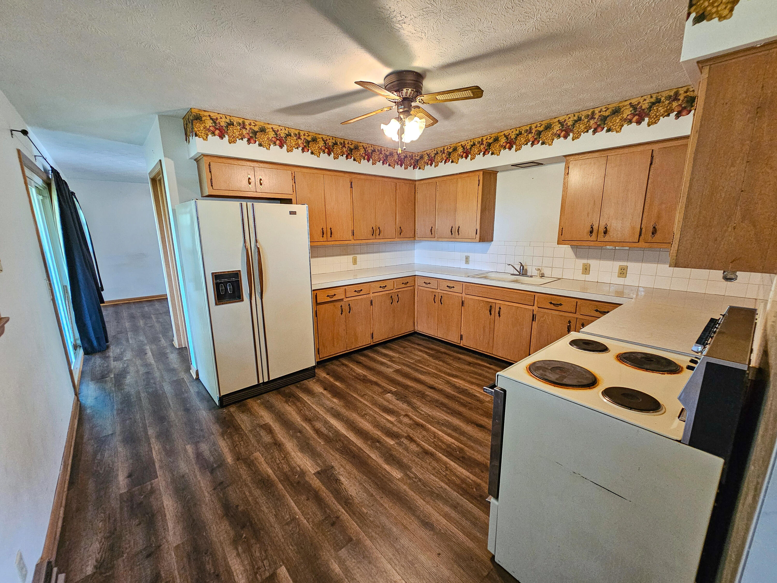 330 South Archer Avenue Property Photo 31