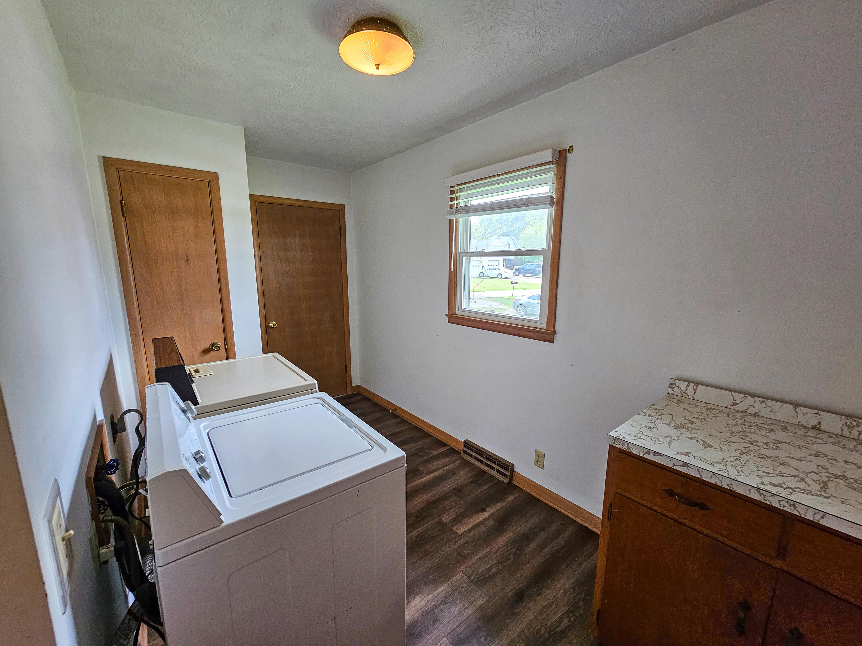 330 South Archer Avenue Property Photo 33