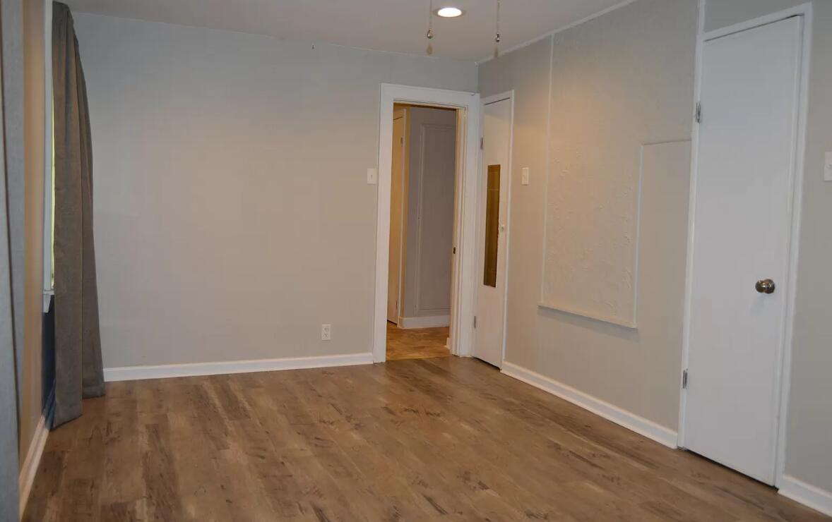 1045 North Dickerson Avenue Property Photo 8