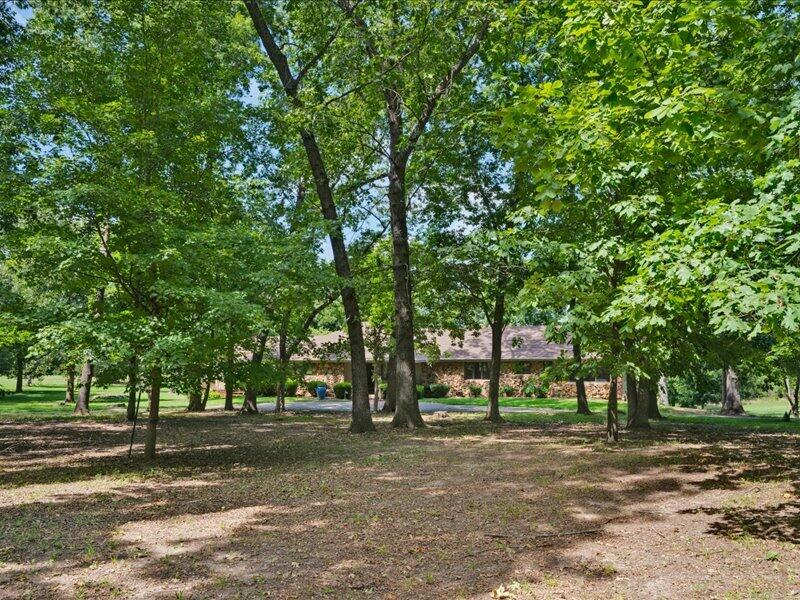 3003 West Sharon Drive Property Photo 5