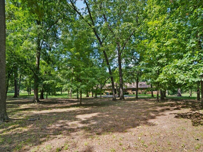 3003 West Sharon Drive Property Photo 6