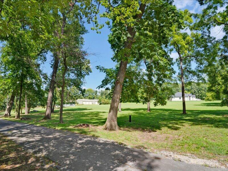3003 West Sharon Drive Property Photo 7