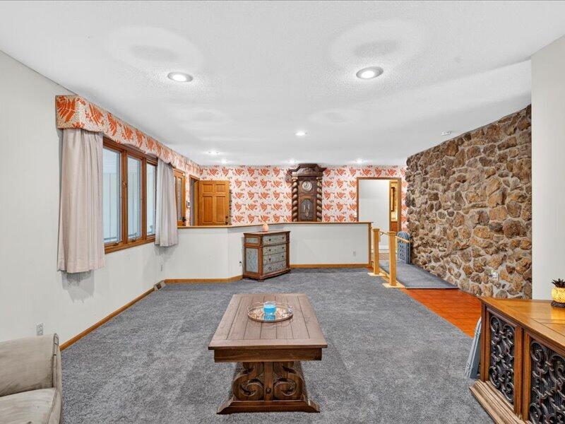 3003 West Sharon Drive Property Photo 11