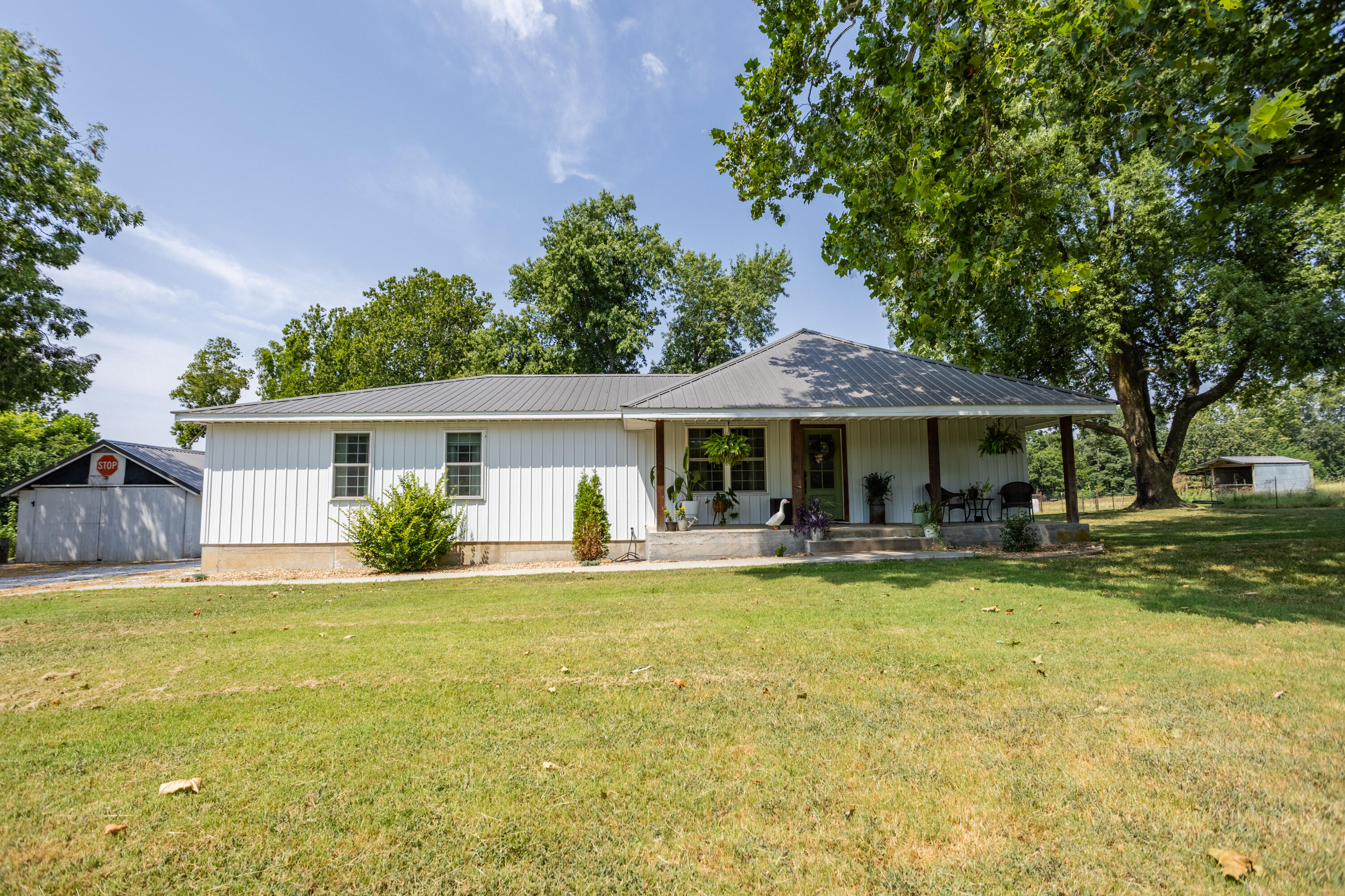 17550 Unicorn Road Property Photo 1
