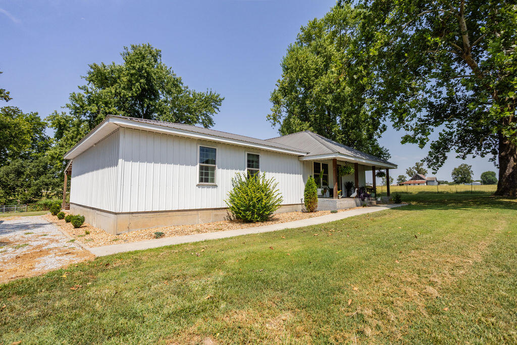 17550 Unicorn Road Property Photo 2