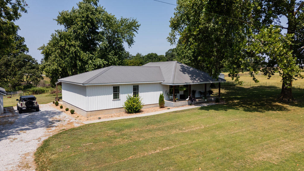 17550 Unicorn Road Property Photo 5