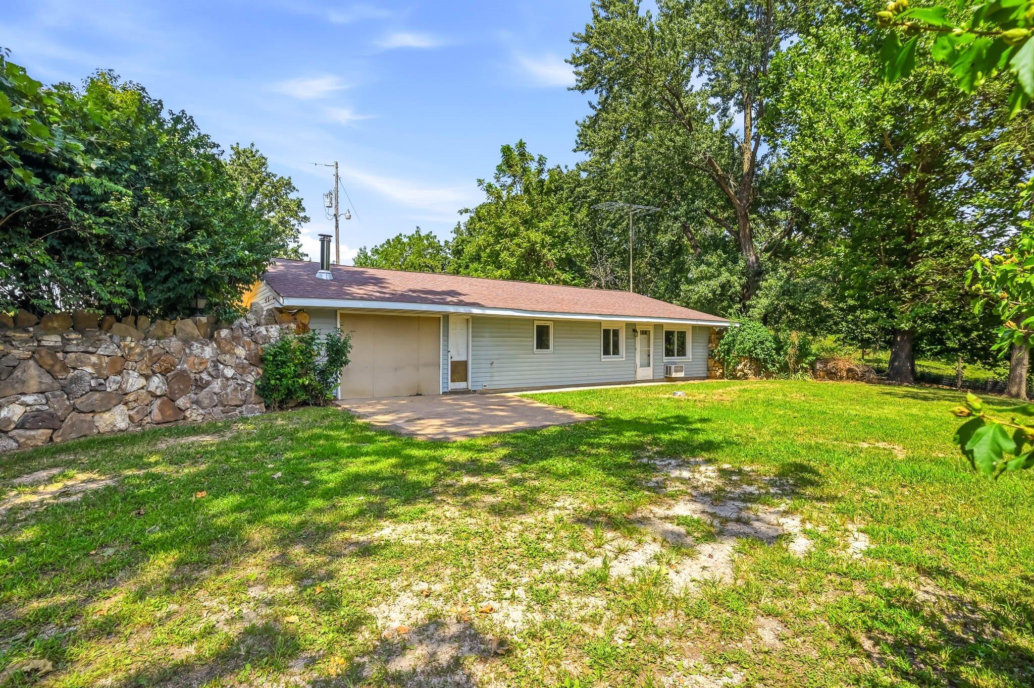 2272 King Road Property Photo 1