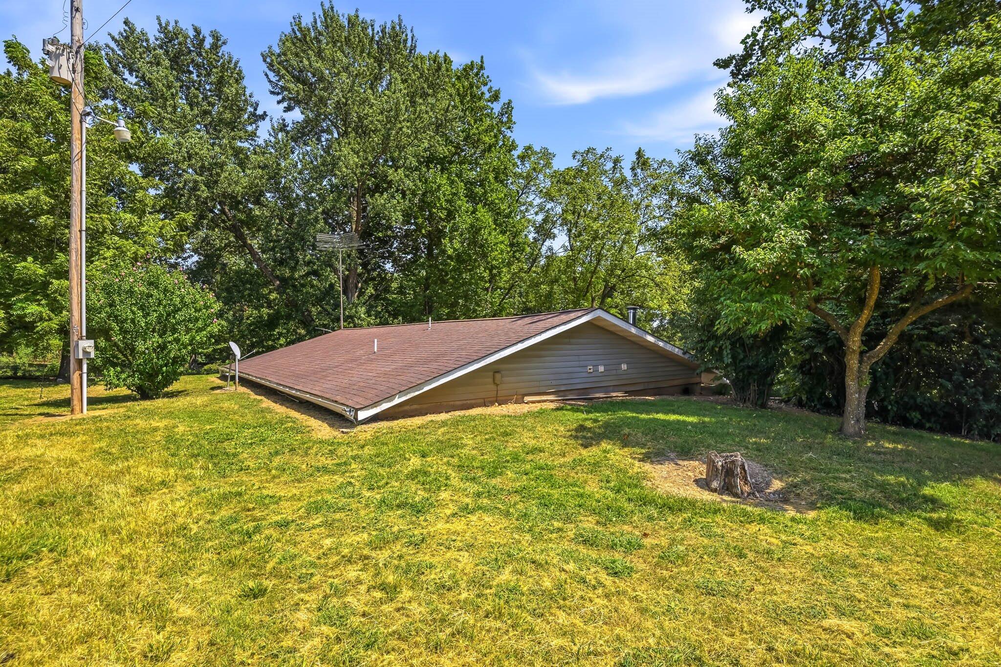 2272 King Road Property Photo 20