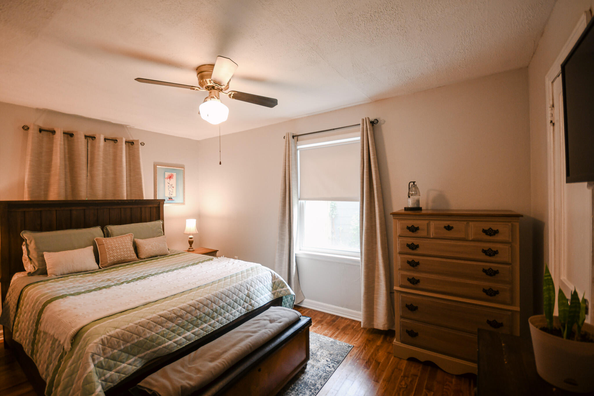 2370 South Luster Avenue Property Photo 11