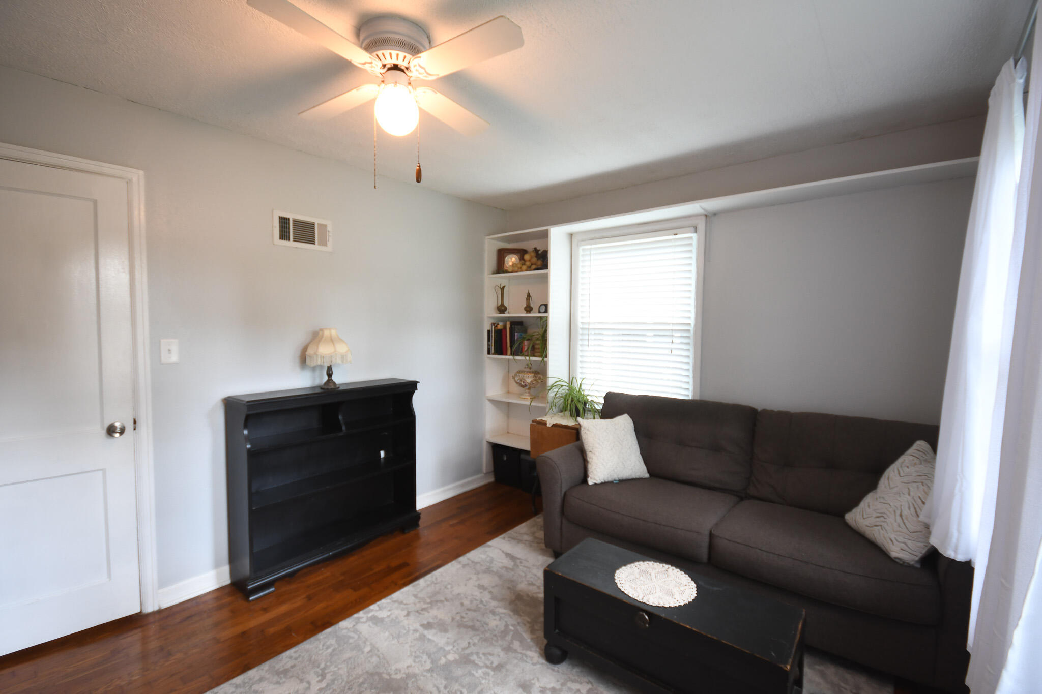 2370 South Luster Avenue Property Photo 13