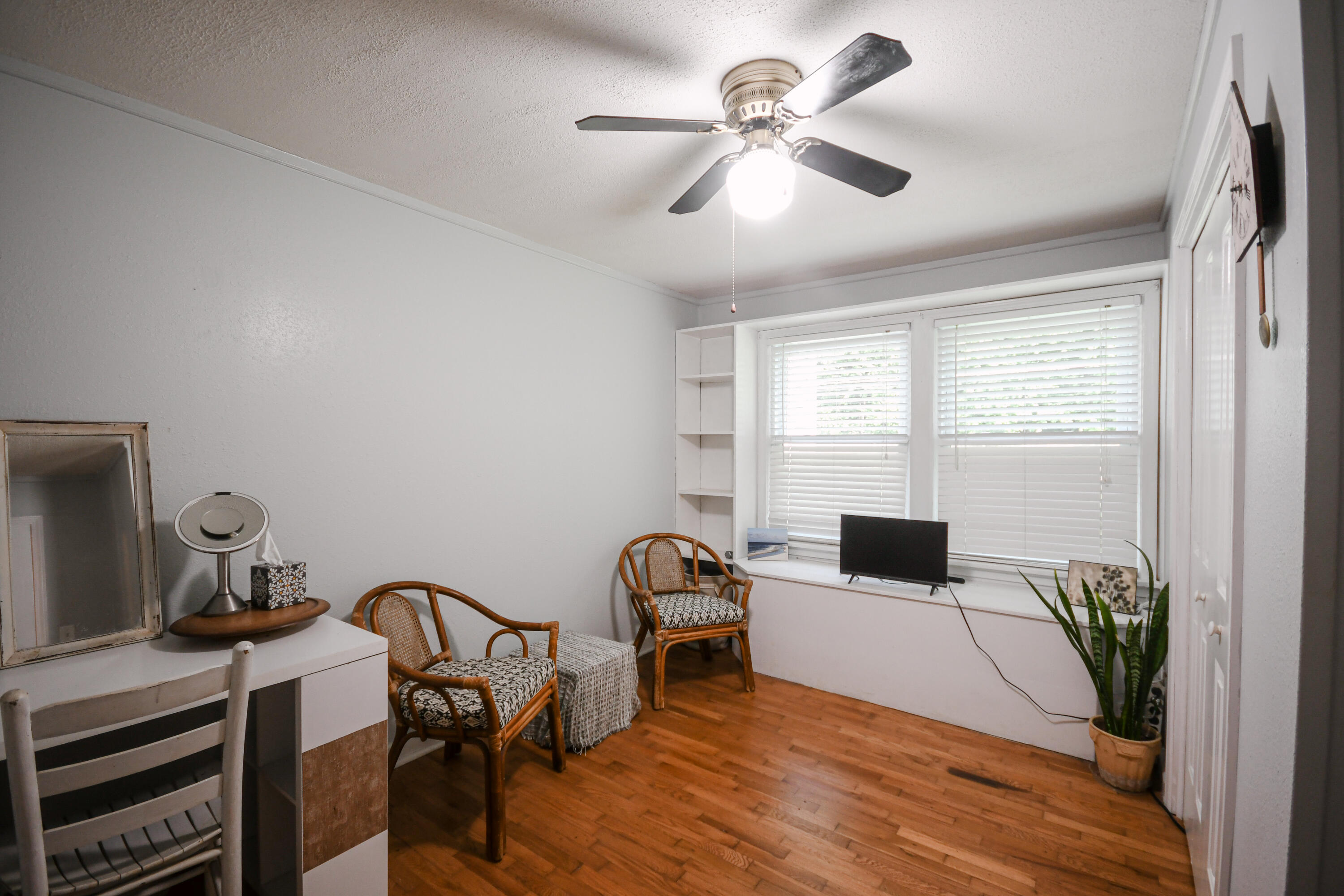 2370 South Luster Avenue Property Photo 14