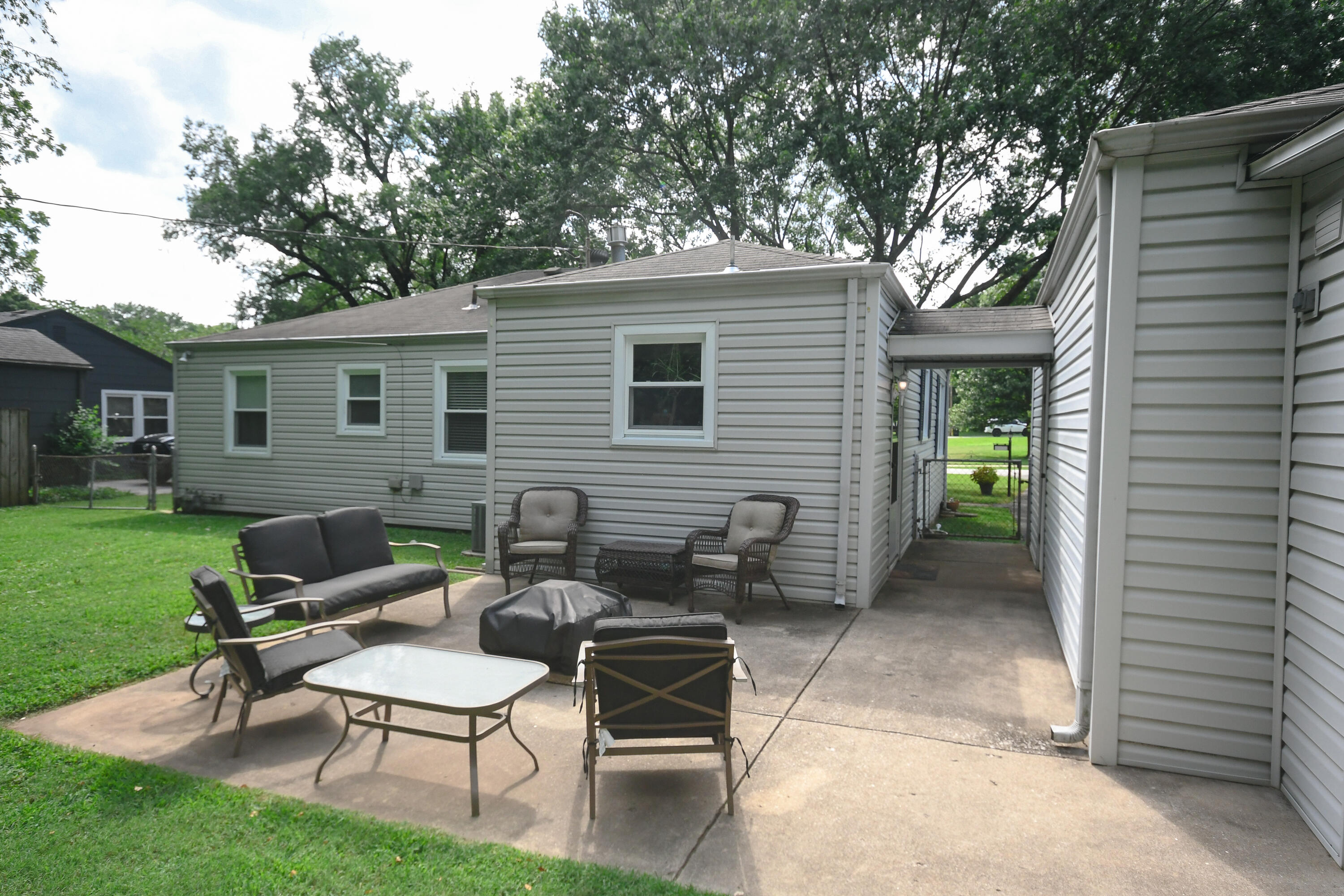 2370 South Luster Avenue Property Photo 27