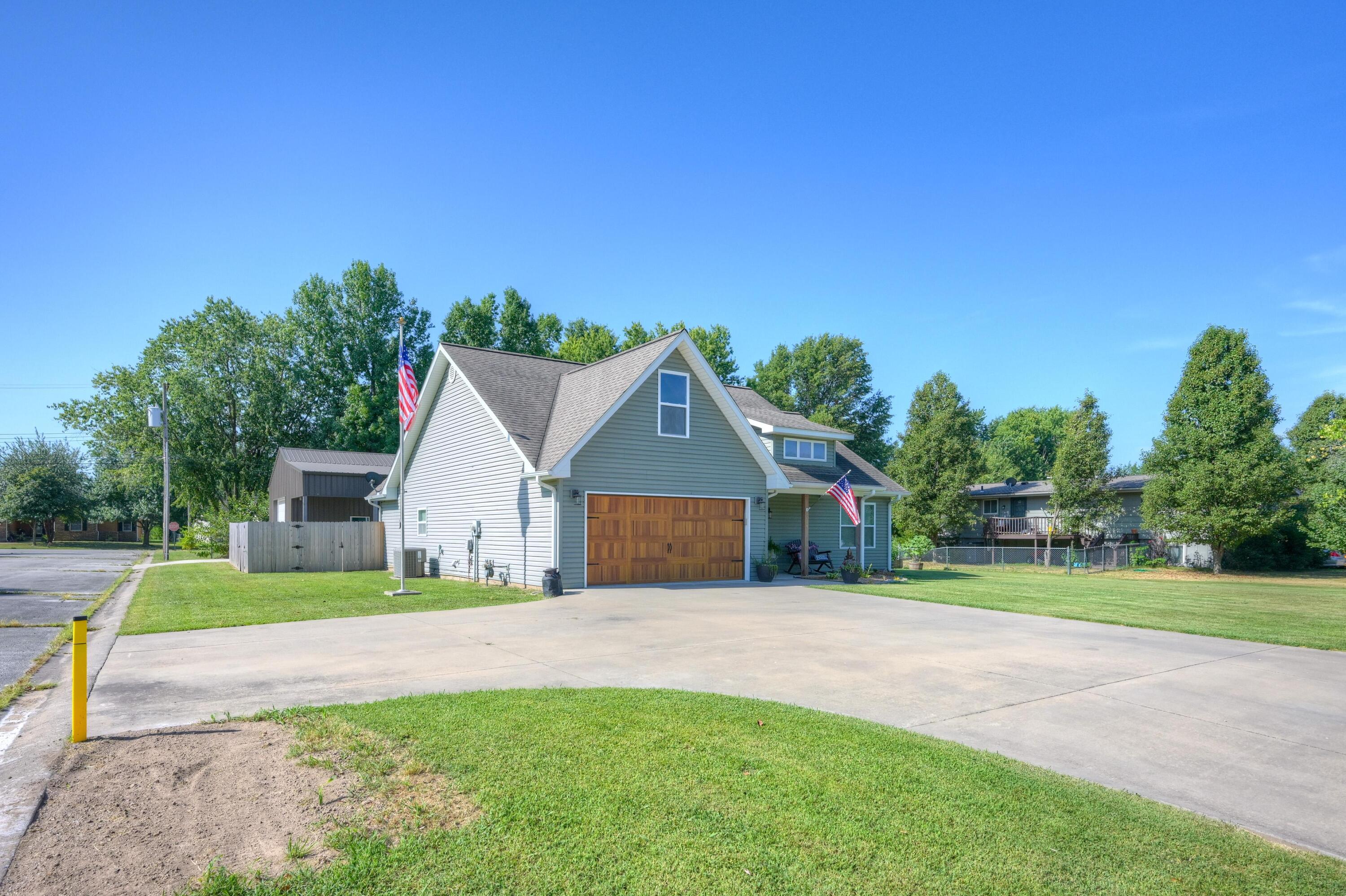 1014 Wendy Lane Property Photo 4