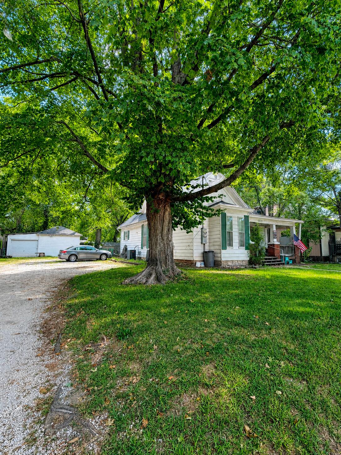 1322 North Grant Avenue Property Photo 3